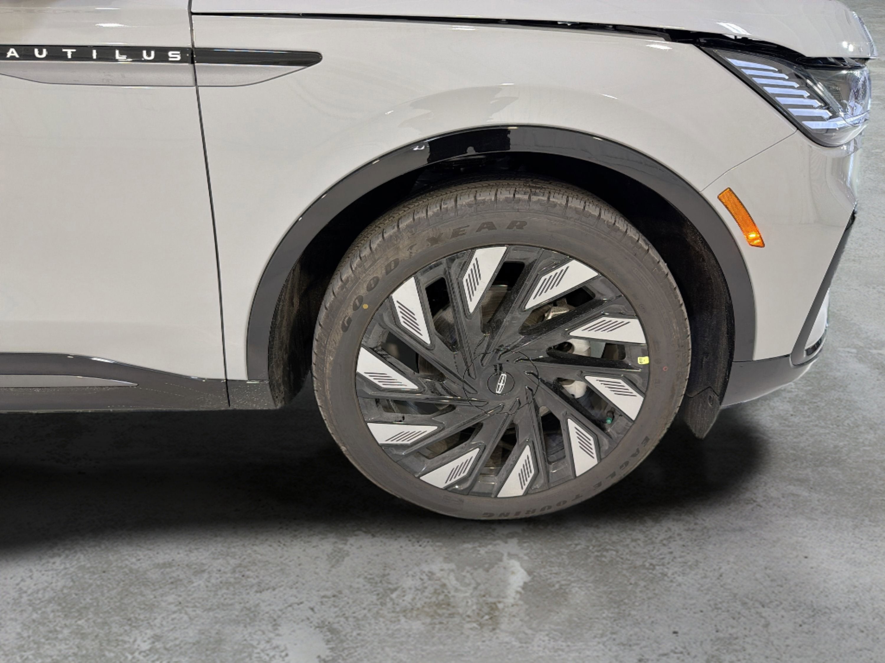 2026 Lincoln Nautilus Reserve Hybrid