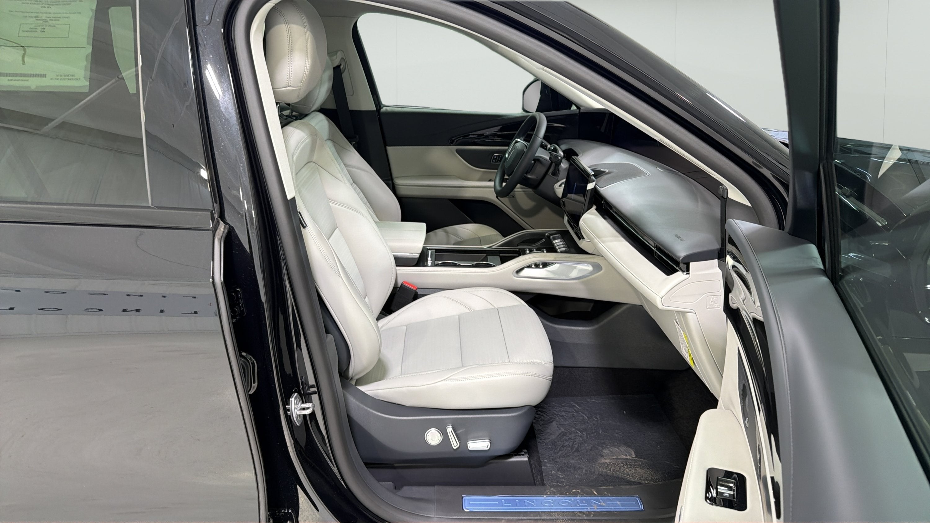 2026 Lincoln Nautilus Reserve Hybrid