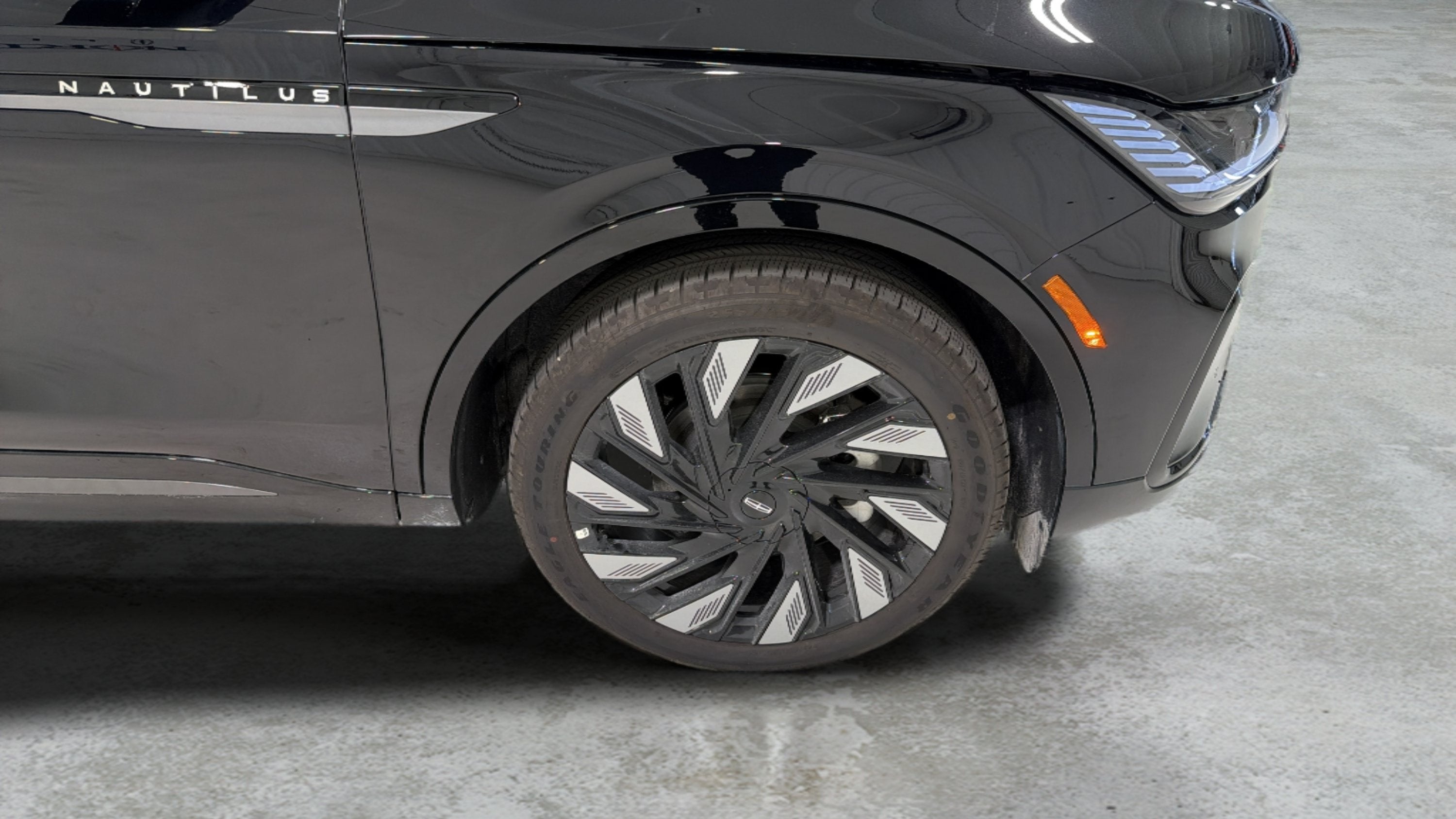 2026 Lincoln Nautilus Reserve Hybrid