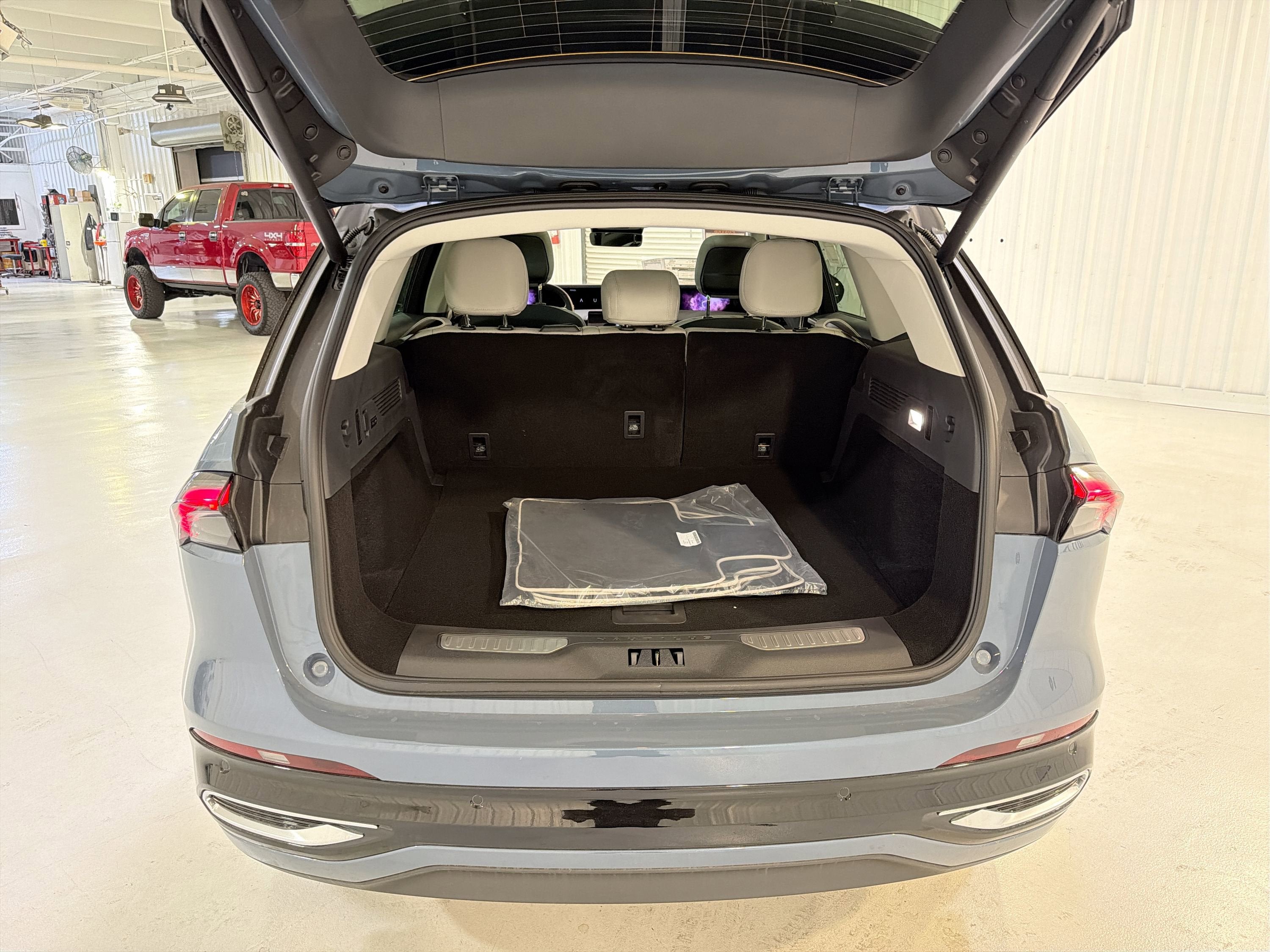 2026 Lincoln Nautilus Reserve Hybrid