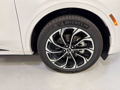 2026 Lincoln Nautilus Reserve Hybrid