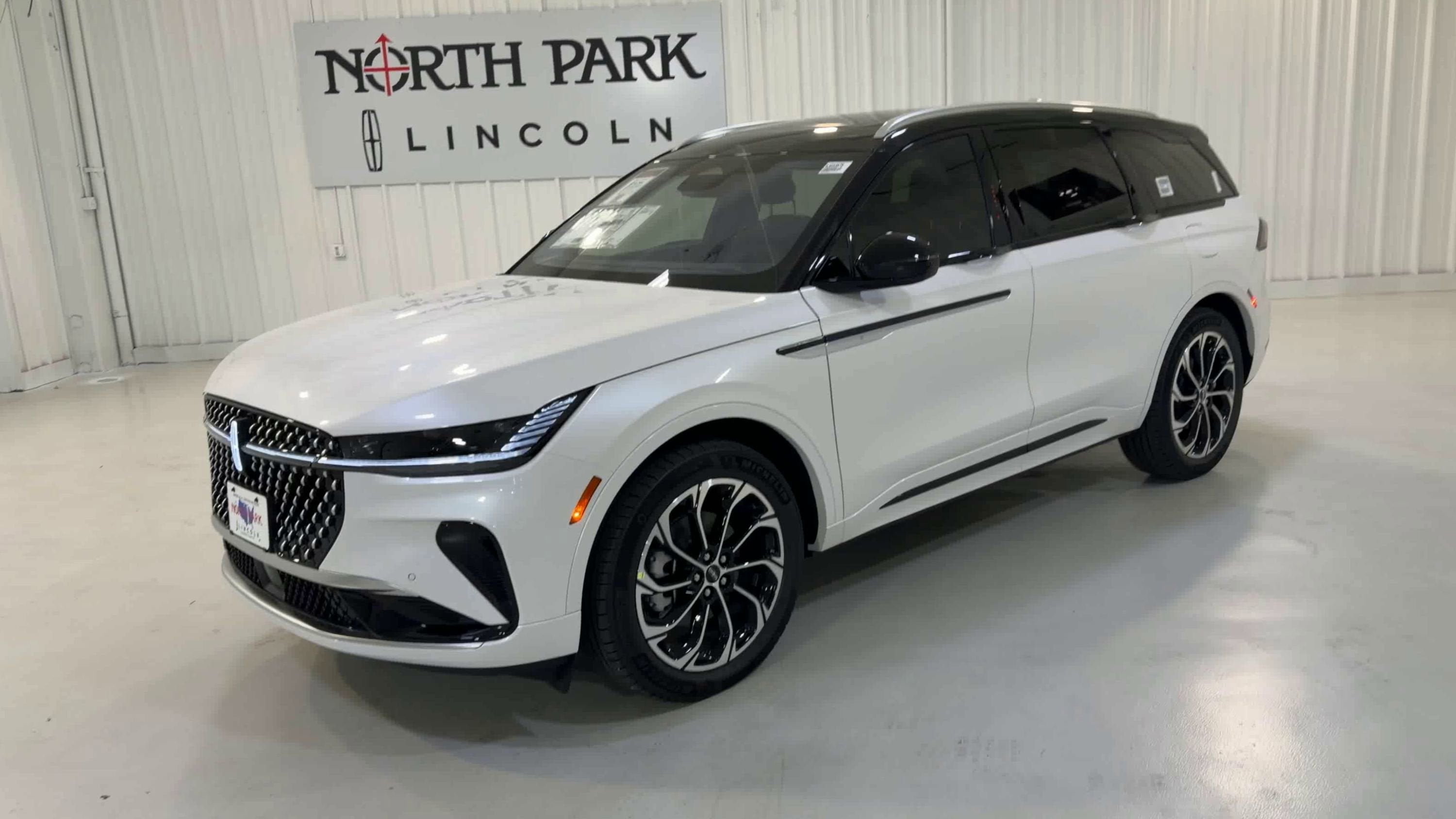 2026 Lincoln Nautilus Reserve Hybrid