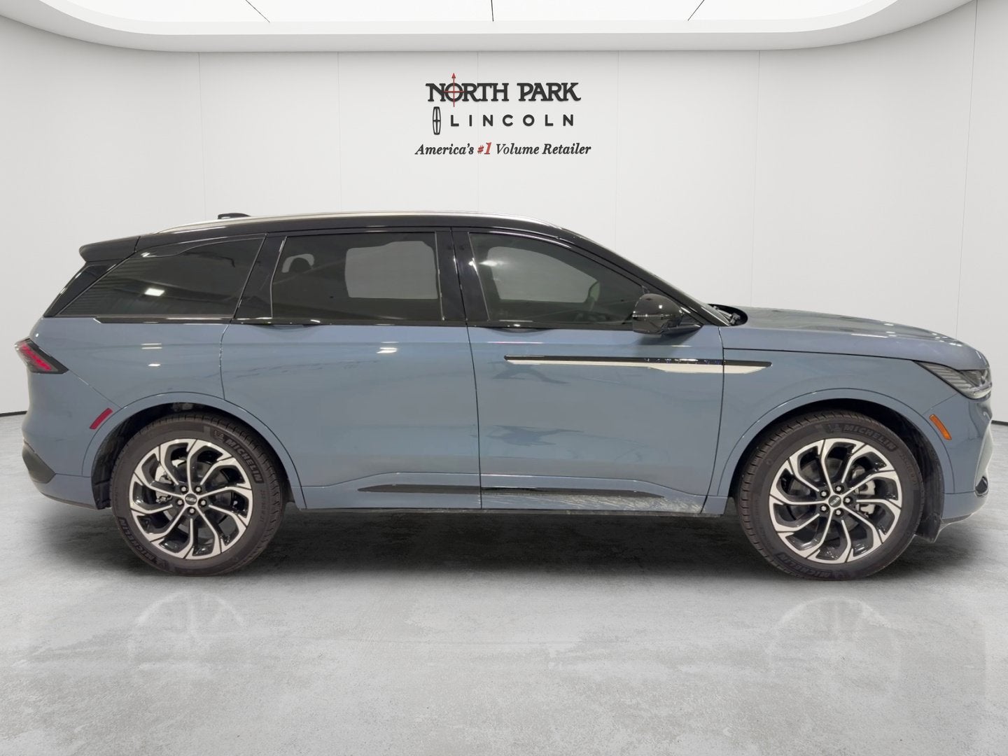 2026 Lincoln Nautilus Reserve Hybrid