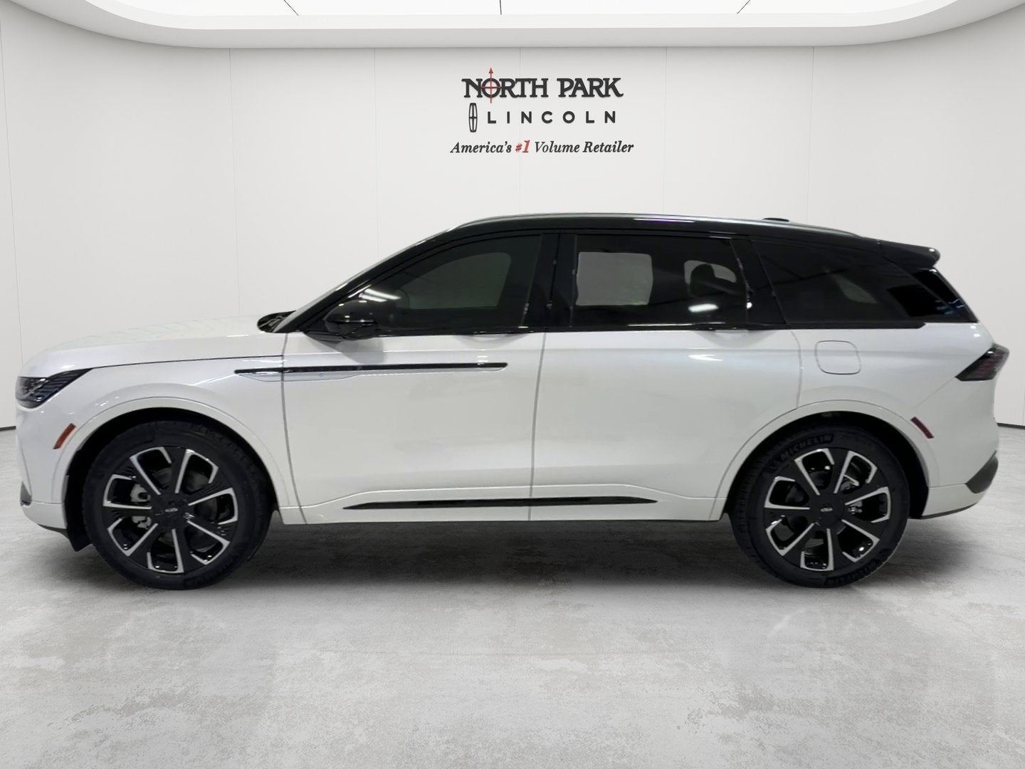 2026 Lincoln Nautilus Reserve Hybrid