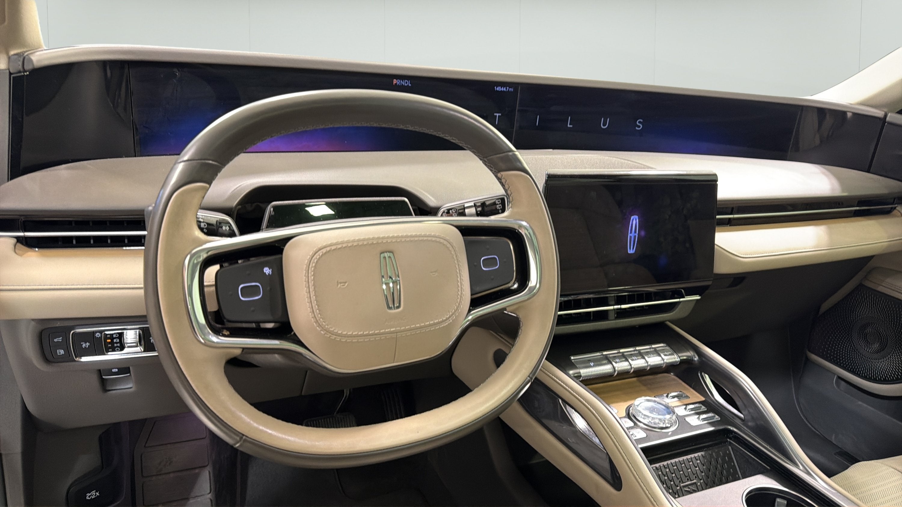 2025 Lincoln Nautilus Reserve
