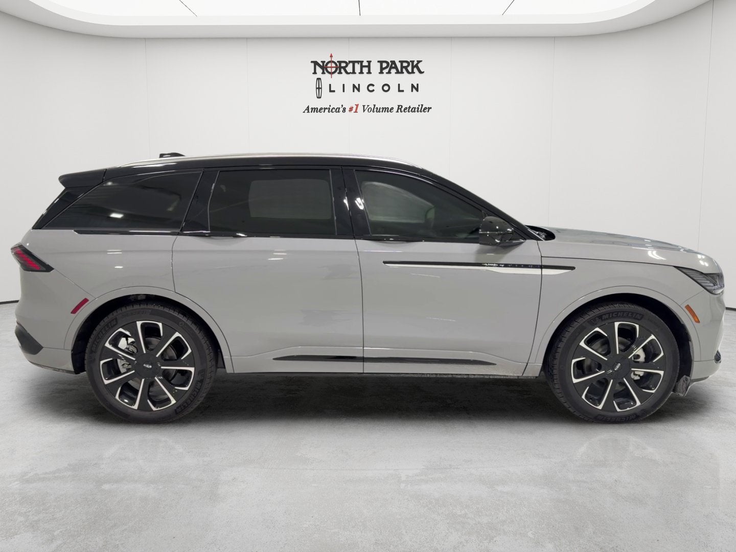 2026 Lincoln Nautilus Reserve Hybrid