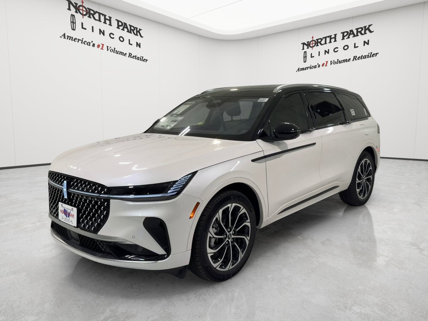 2026 Lincoln Nautilus Reserve Hybrid