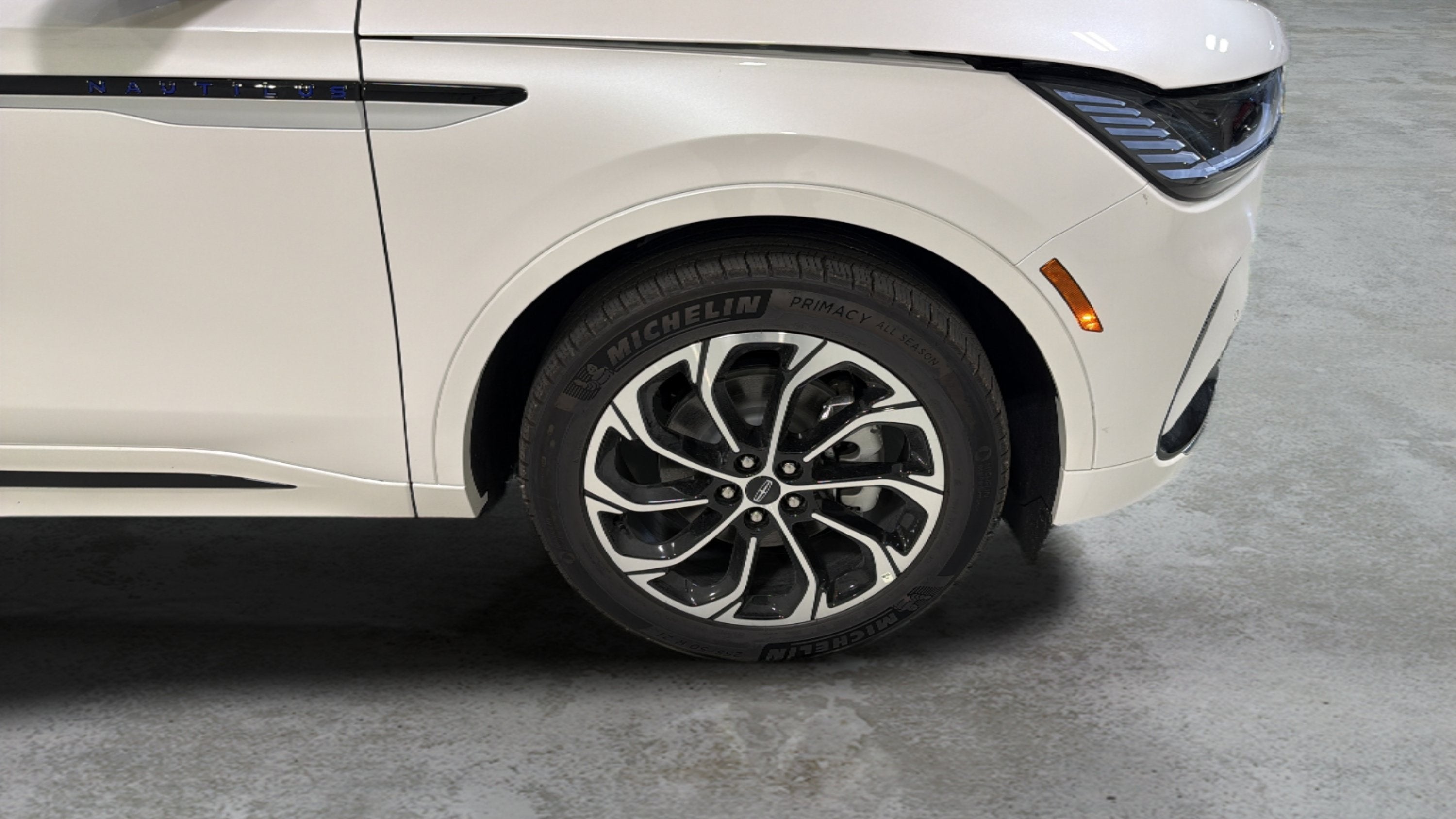 2026 Lincoln Nautilus Reserve Hybrid