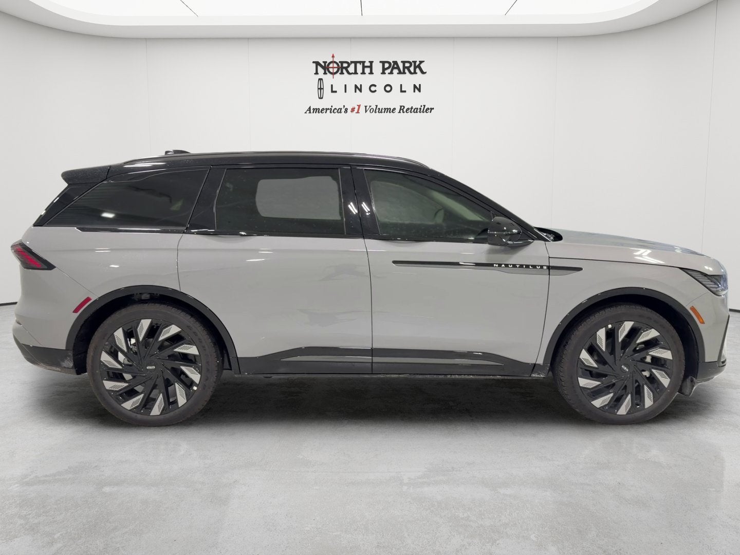 2026 Lincoln Nautilus Reserve Hybrid