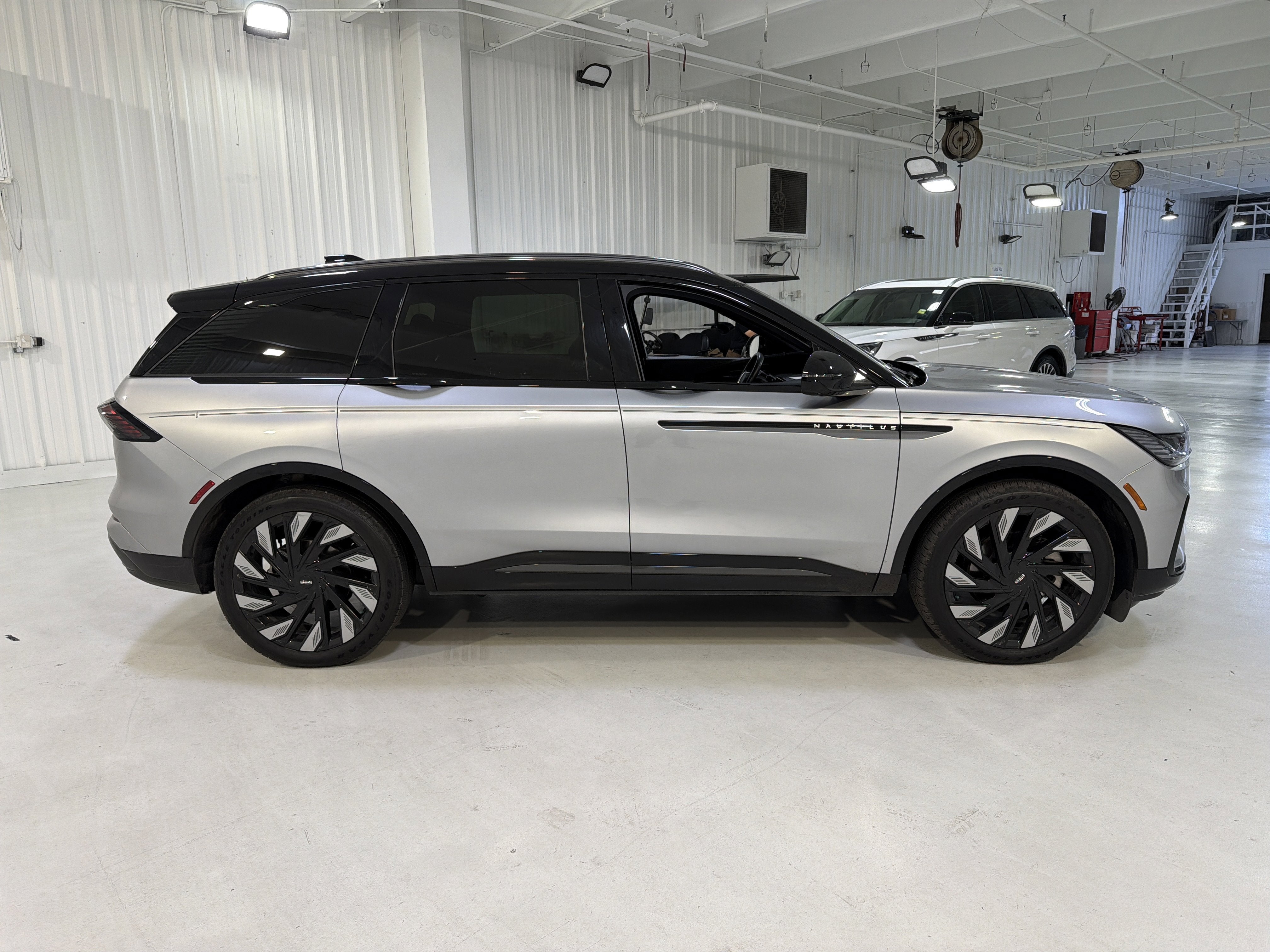 2025 Lincoln Nautilus Reserve