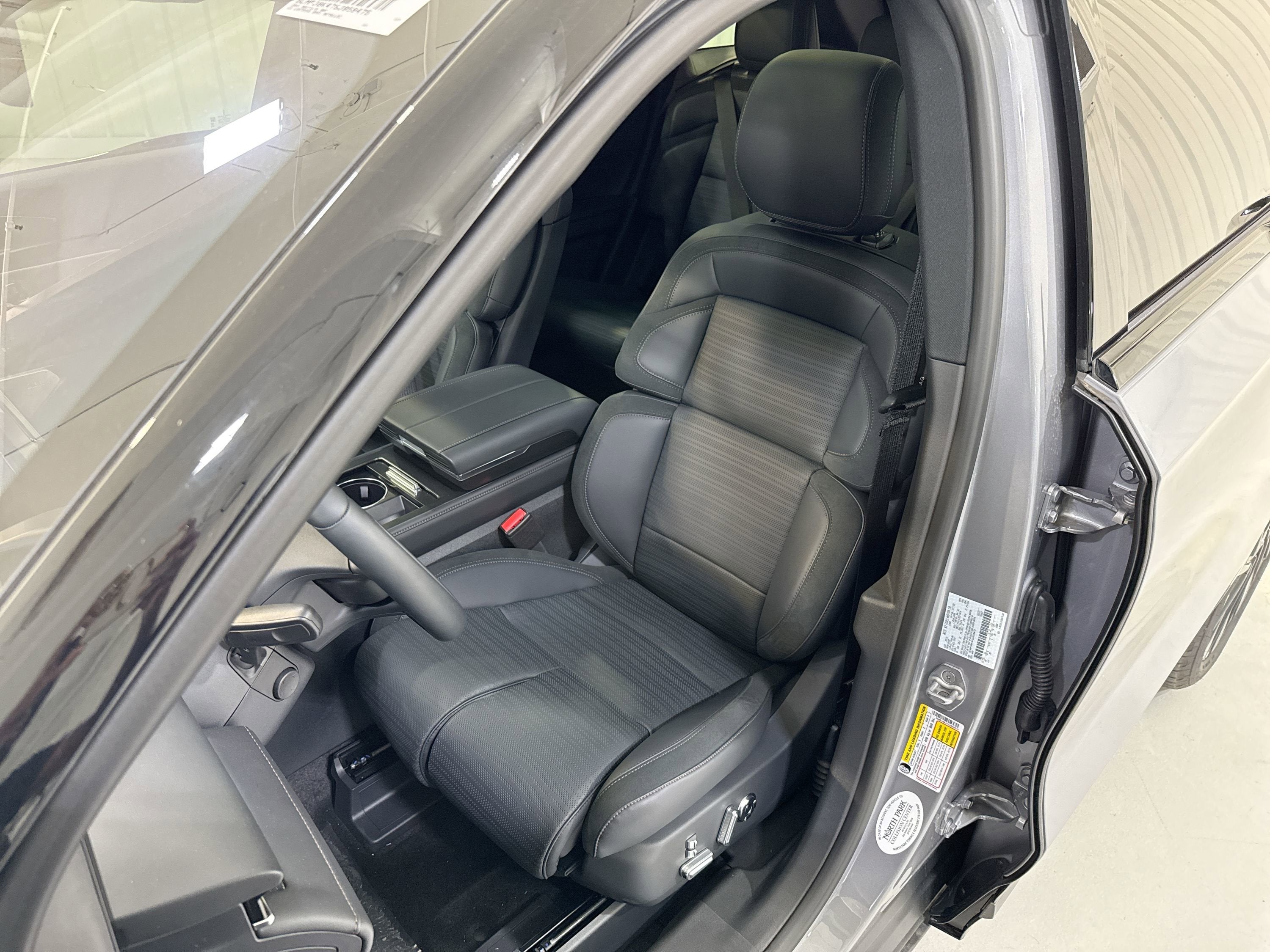 2025 Lincoln Nautilus Reserve Hybrid