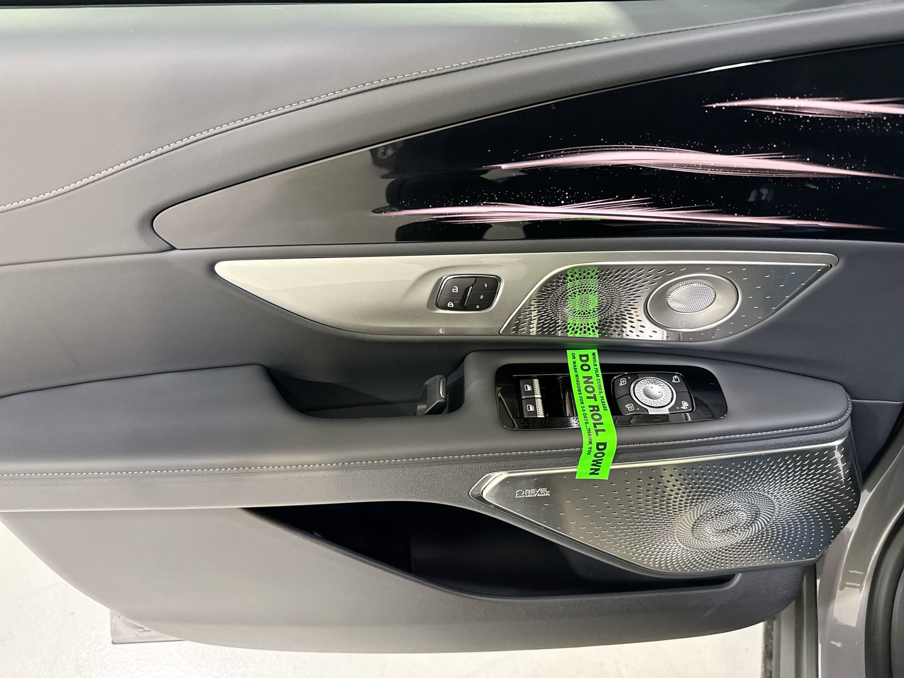 2025 Lincoln Nautilus Reserve Hybrid