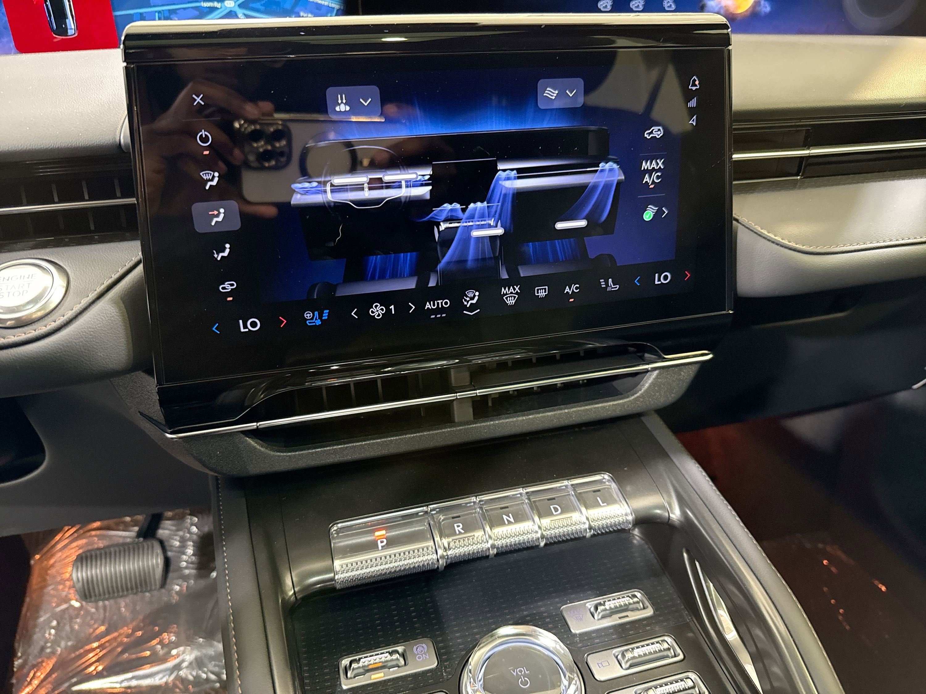 2025 Lincoln Nautilus Reserve Hybrid