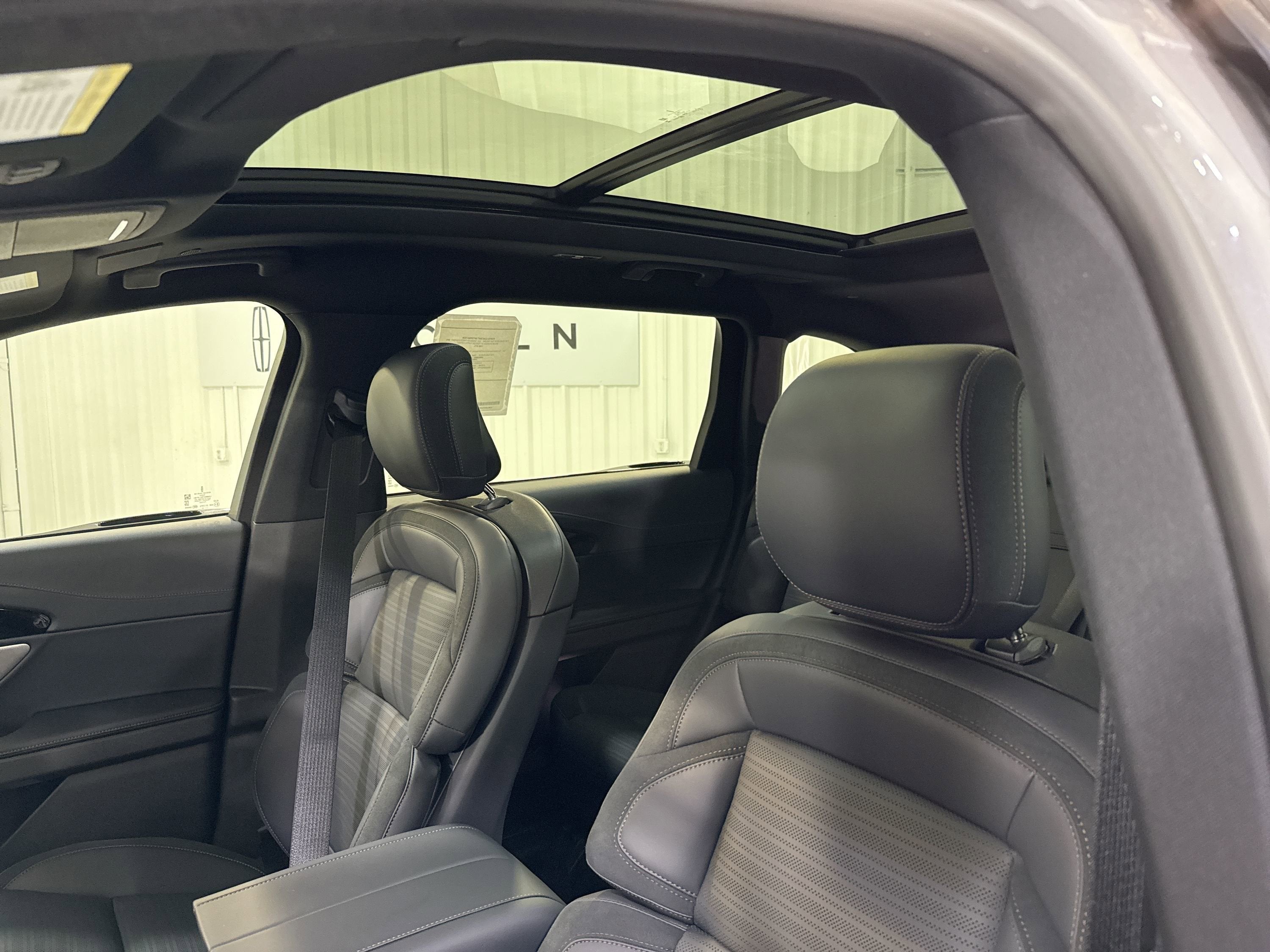 2025 Lincoln Nautilus Reserve Hybrid