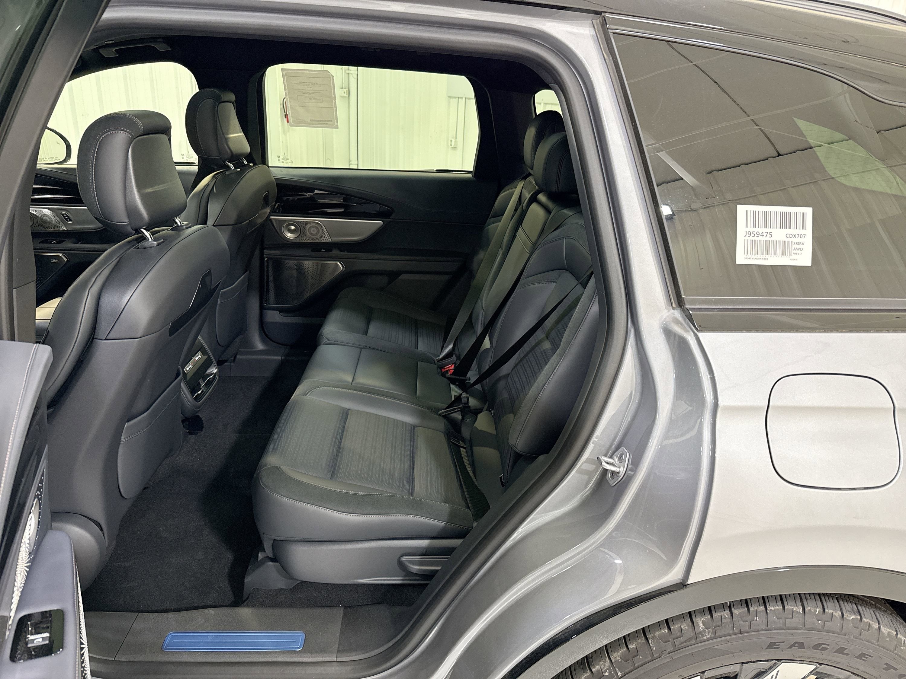 2025 Lincoln Nautilus Reserve Hybrid