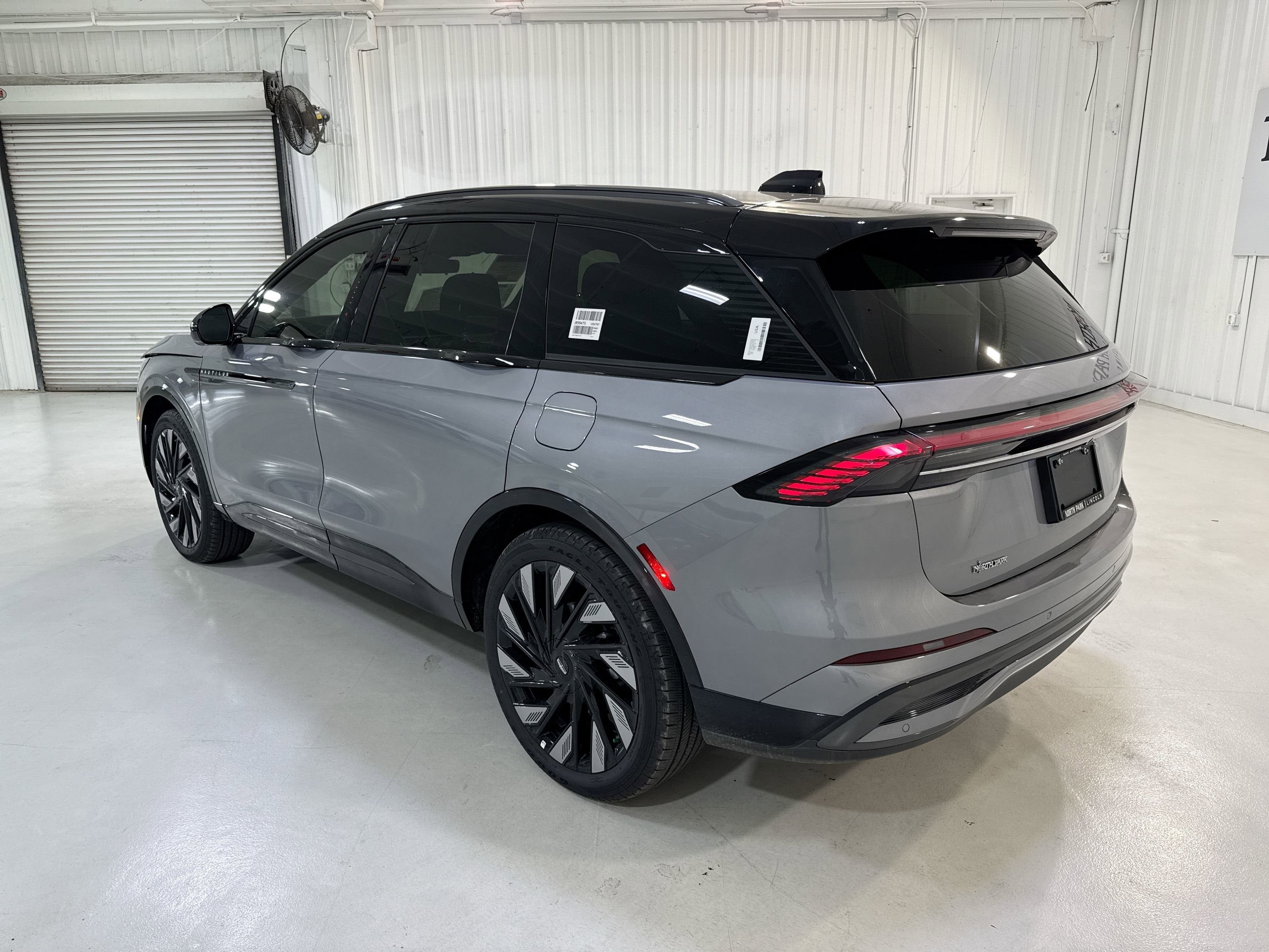 2025 Lincoln Nautilus Reserve Hybrid