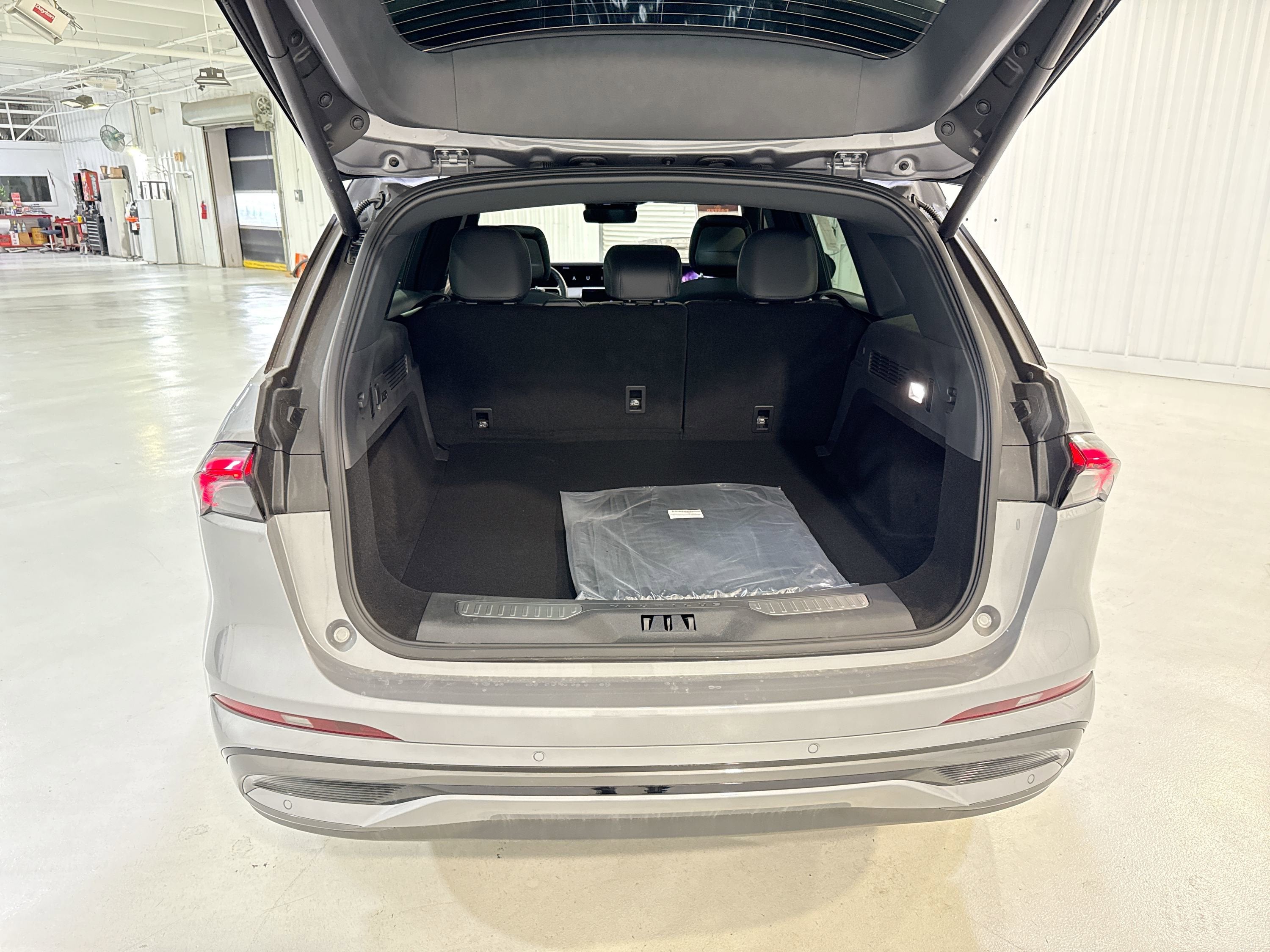 2025 Lincoln Nautilus Reserve Hybrid