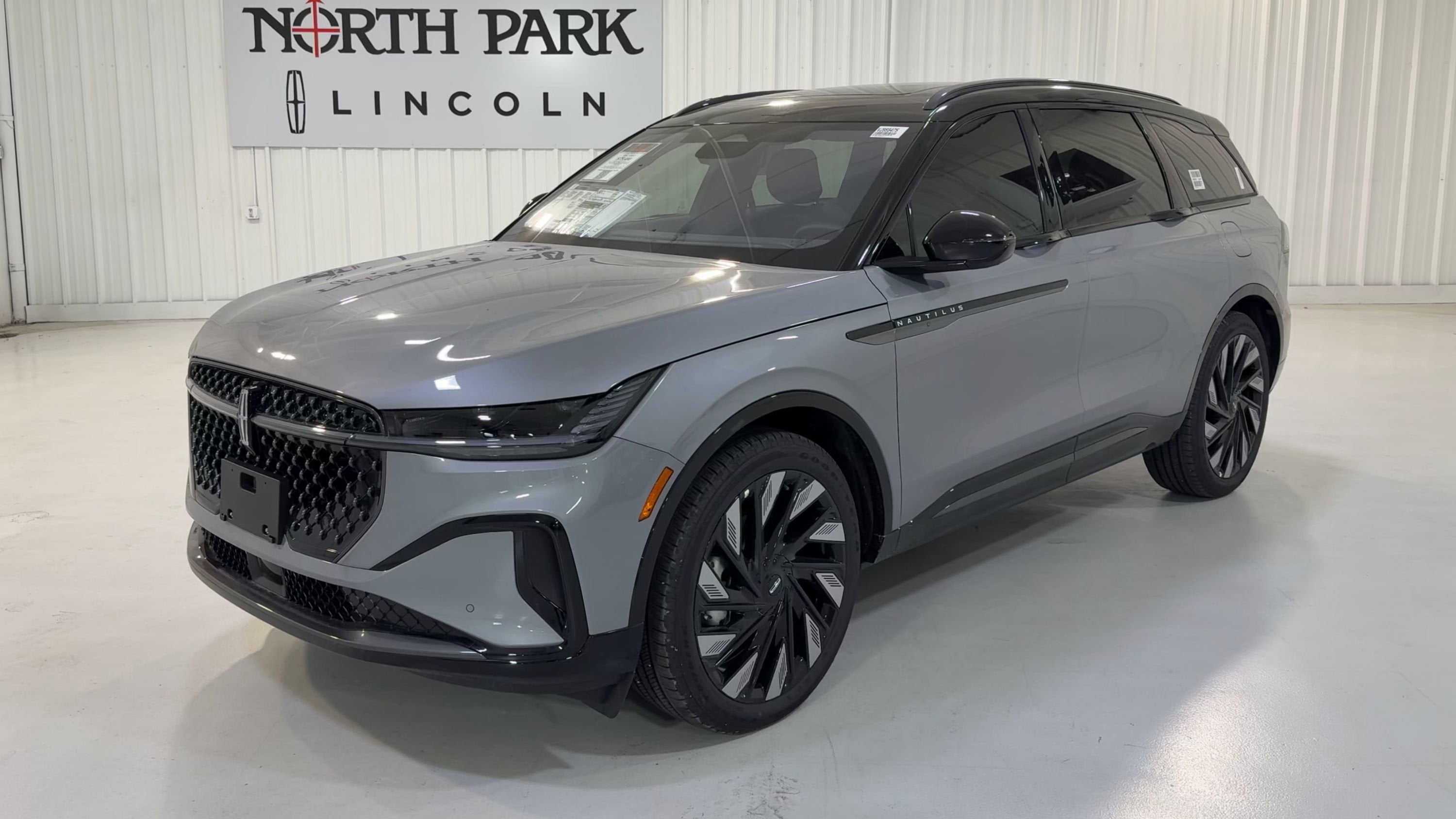 2025 Lincoln Nautilus Reserve Hybrid