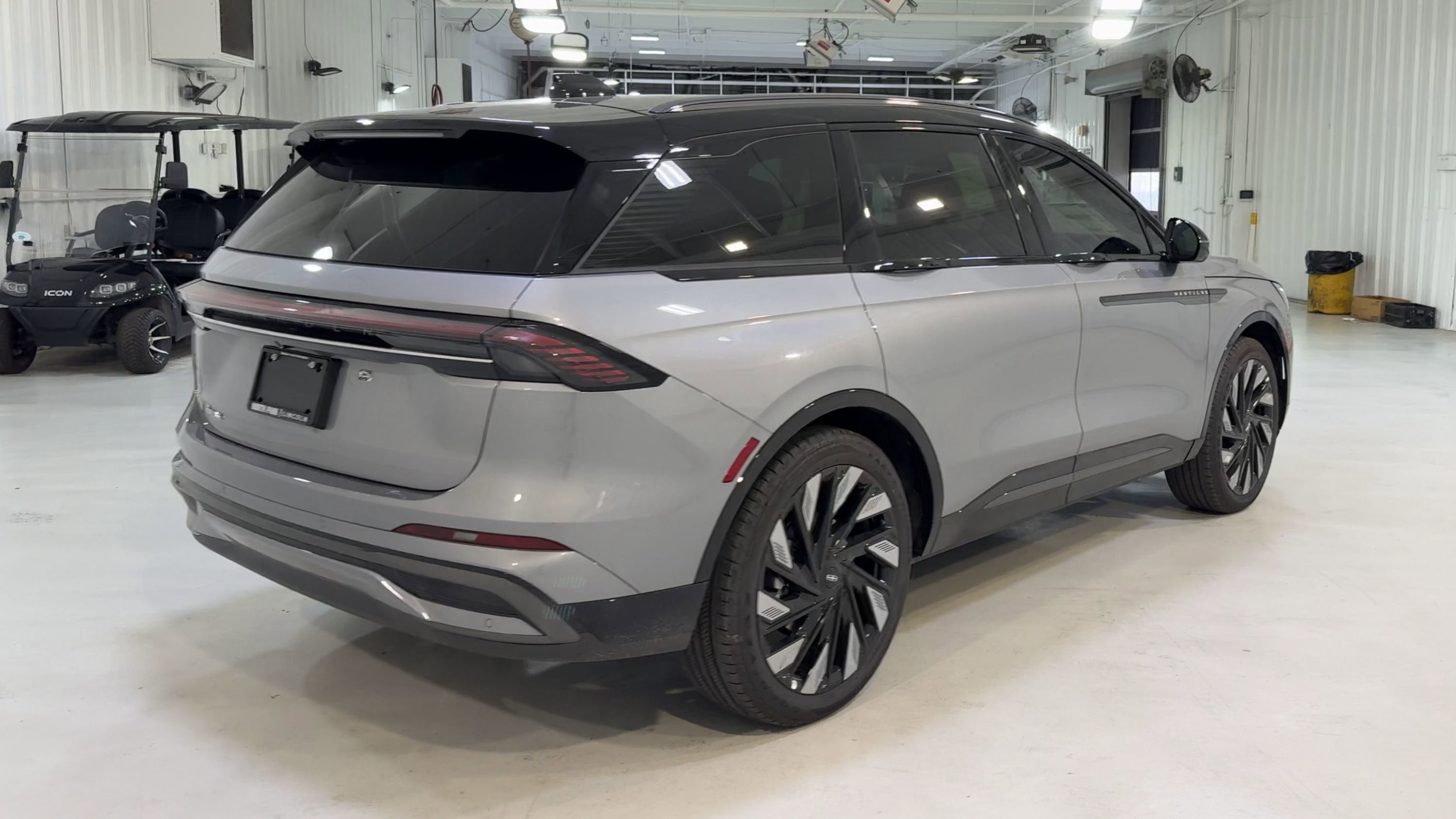 2025 Lincoln Nautilus Reserve Hybrid