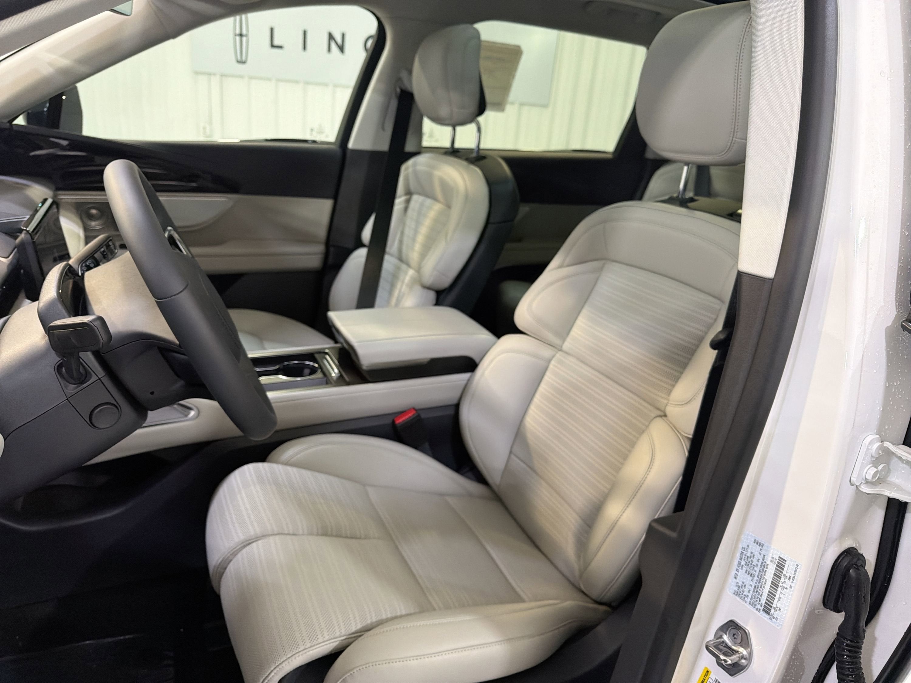 2026 Lincoln Nautilus Reserve Hybrid