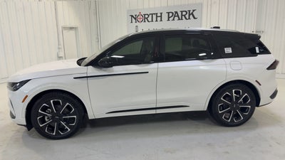 2026 Lincoln Nautilus Reserve Hybrid