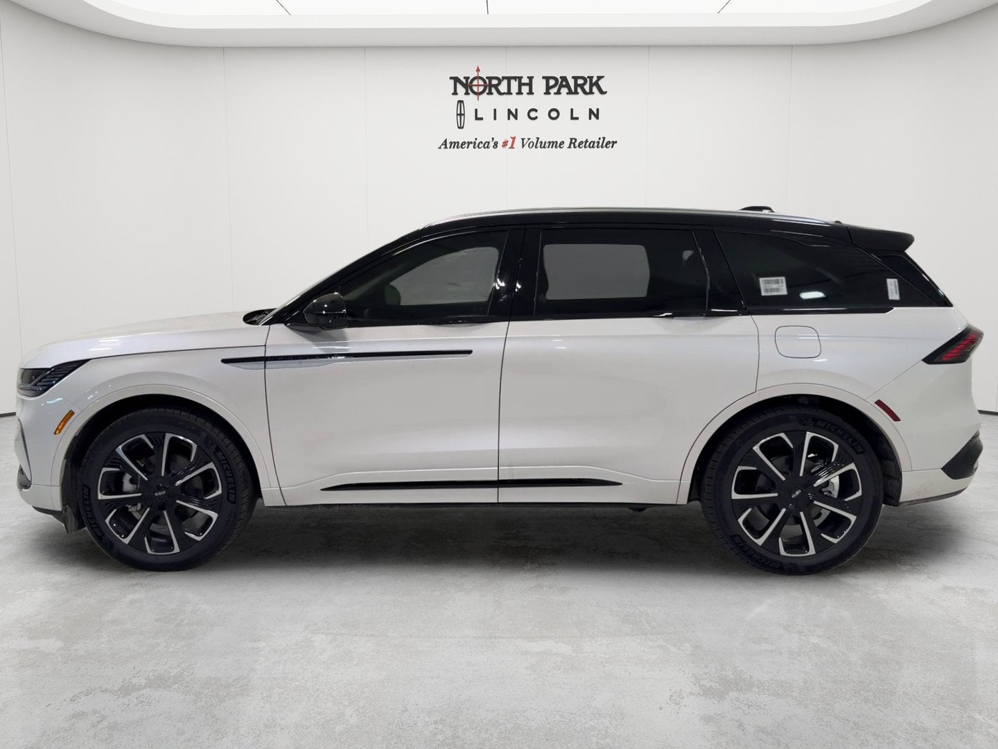 2026 Lincoln Nautilus Reserve Hybrid