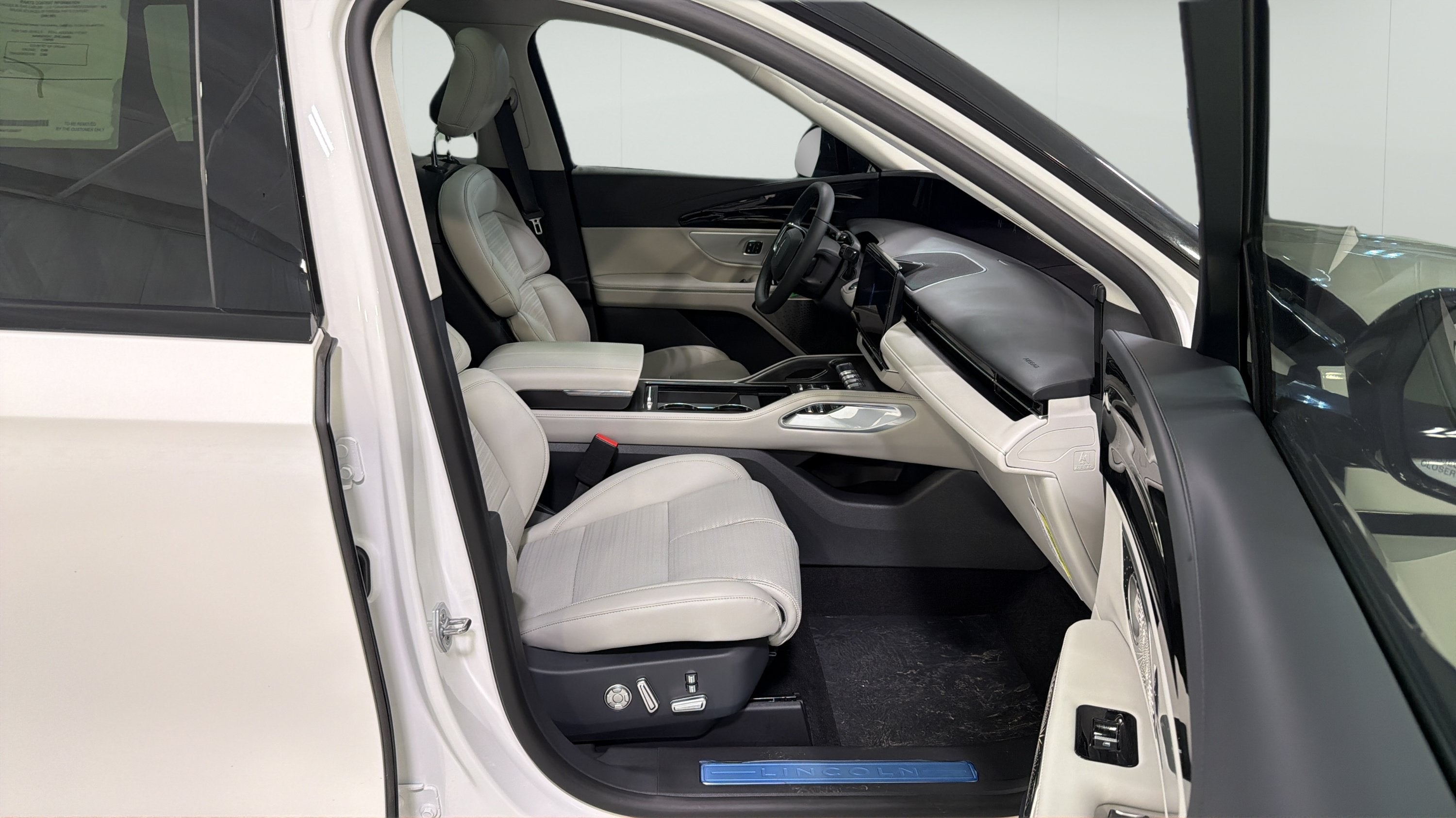 2026 Lincoln Nautilus Reserve Hybrid