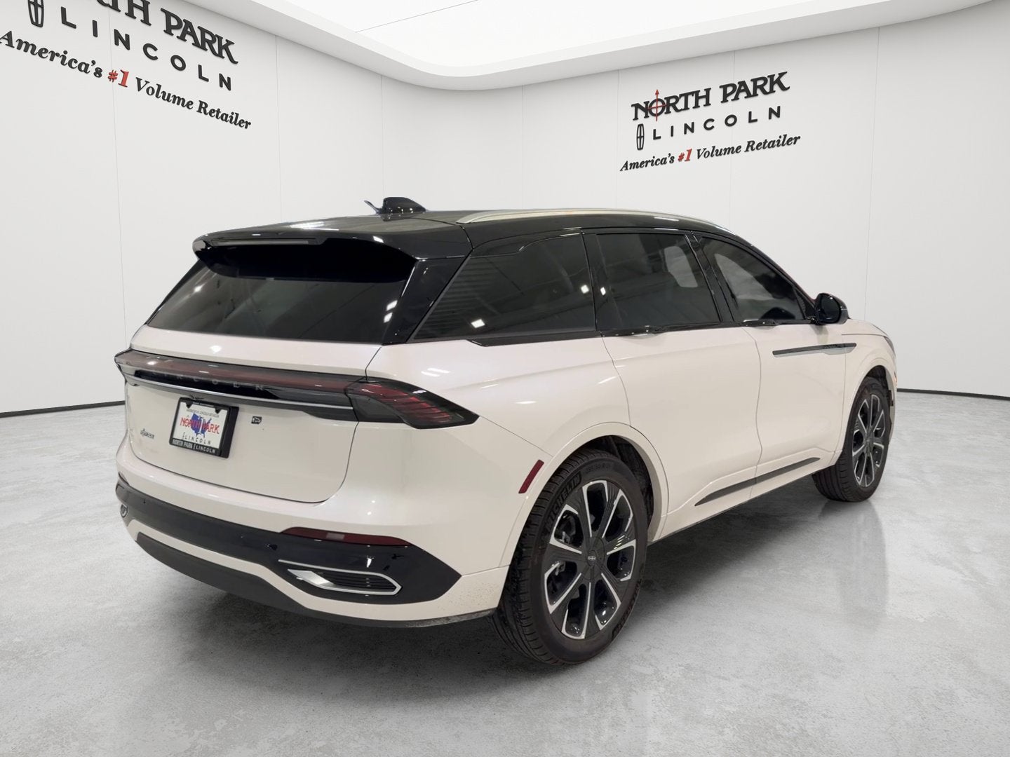 2026 Lincoln Nautilus Reserve Hybrid