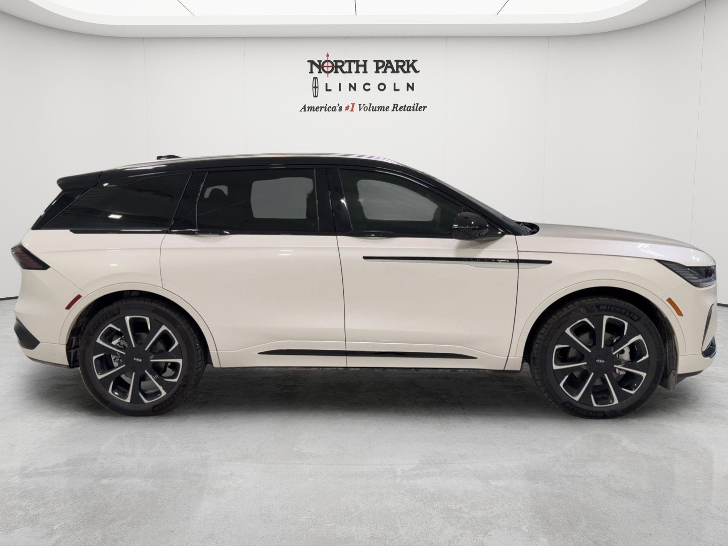 2026 Lincoln Nautilus Reserve Hybrid