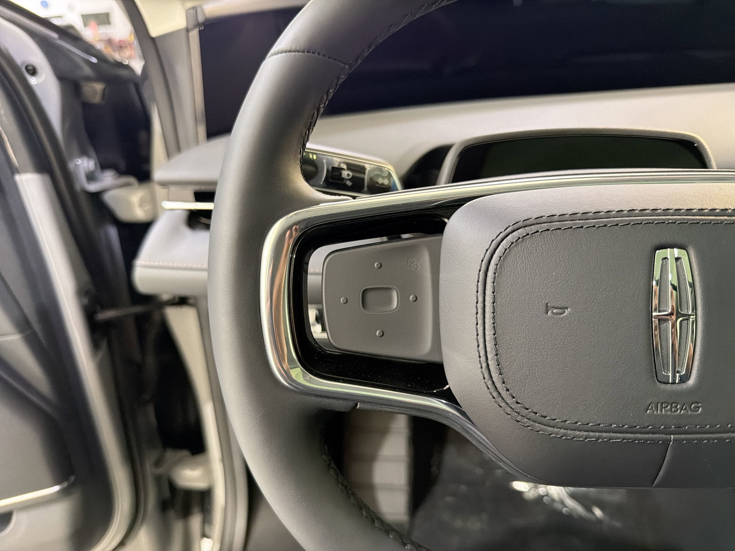 2026 Lincoln Nautilus Reserve Hybrid