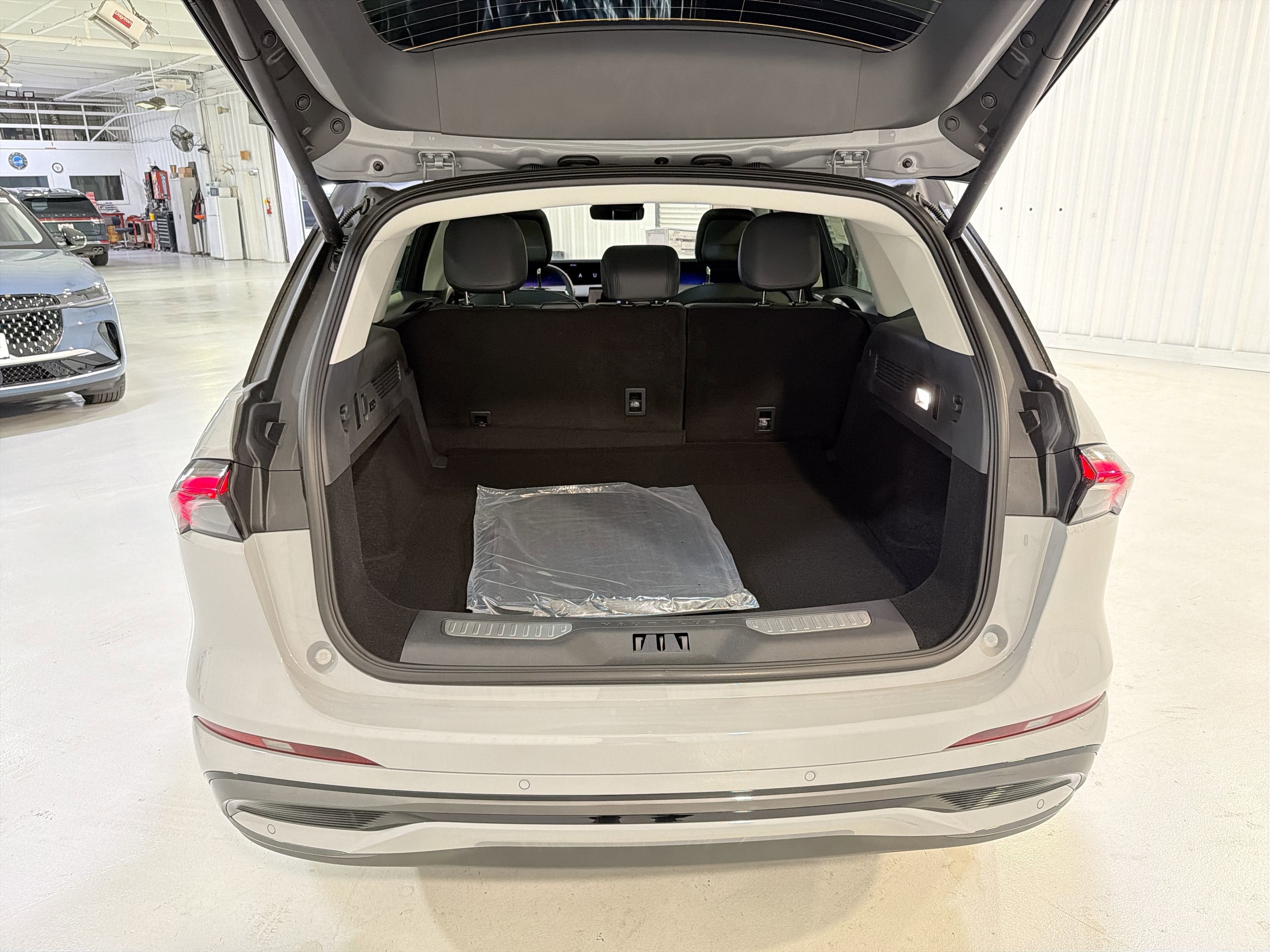 2026 Lincoln Nautilus Reserve Hybrid