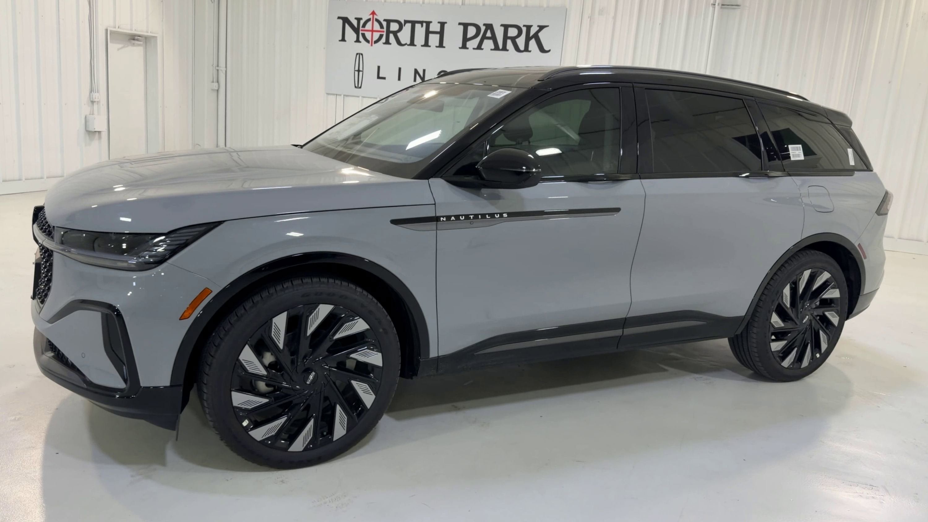 2026 Lincoln Nautilus Reserve Hybrid