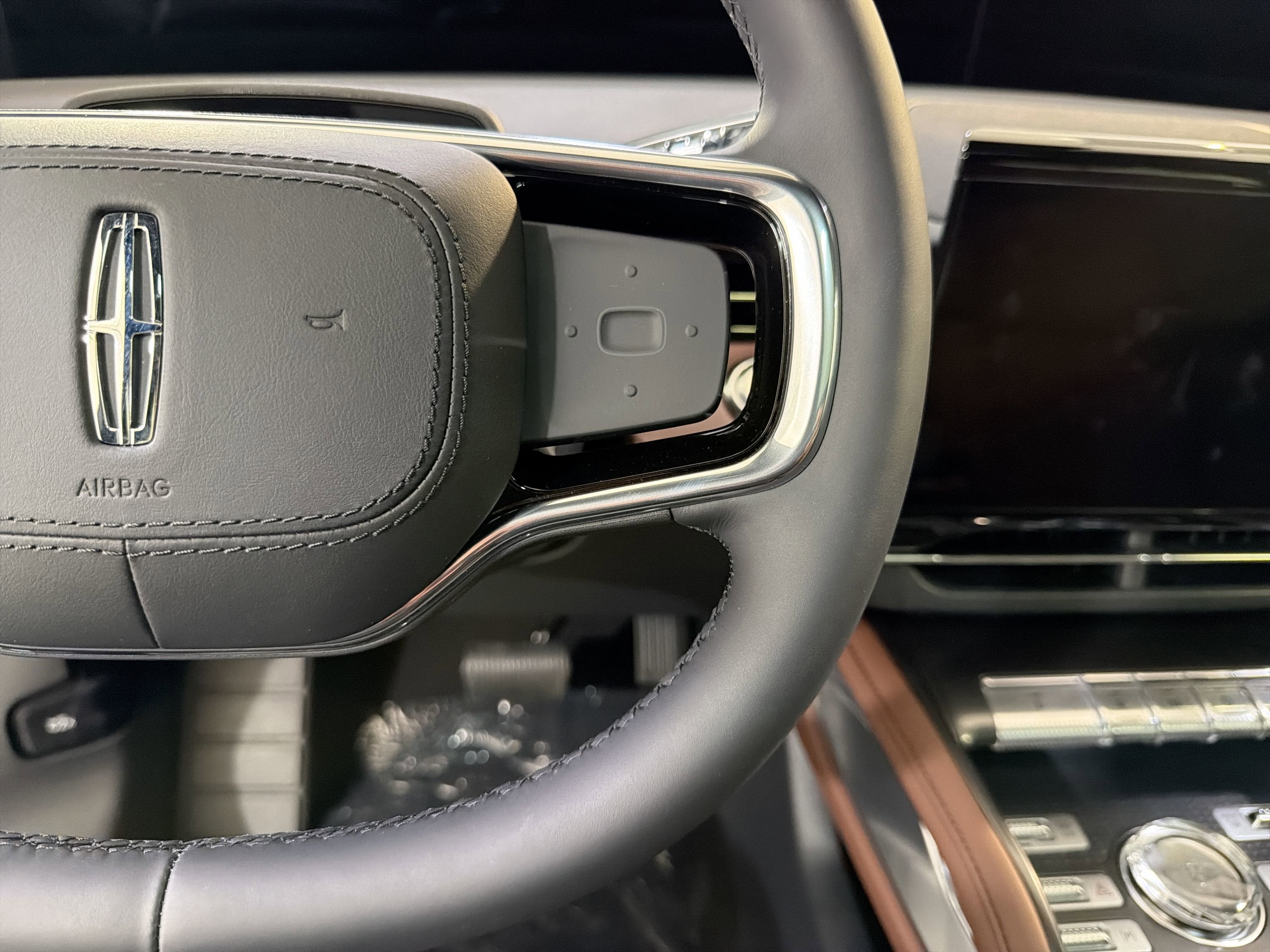 2026 Lincoln Nautilus Reserve Hybrid