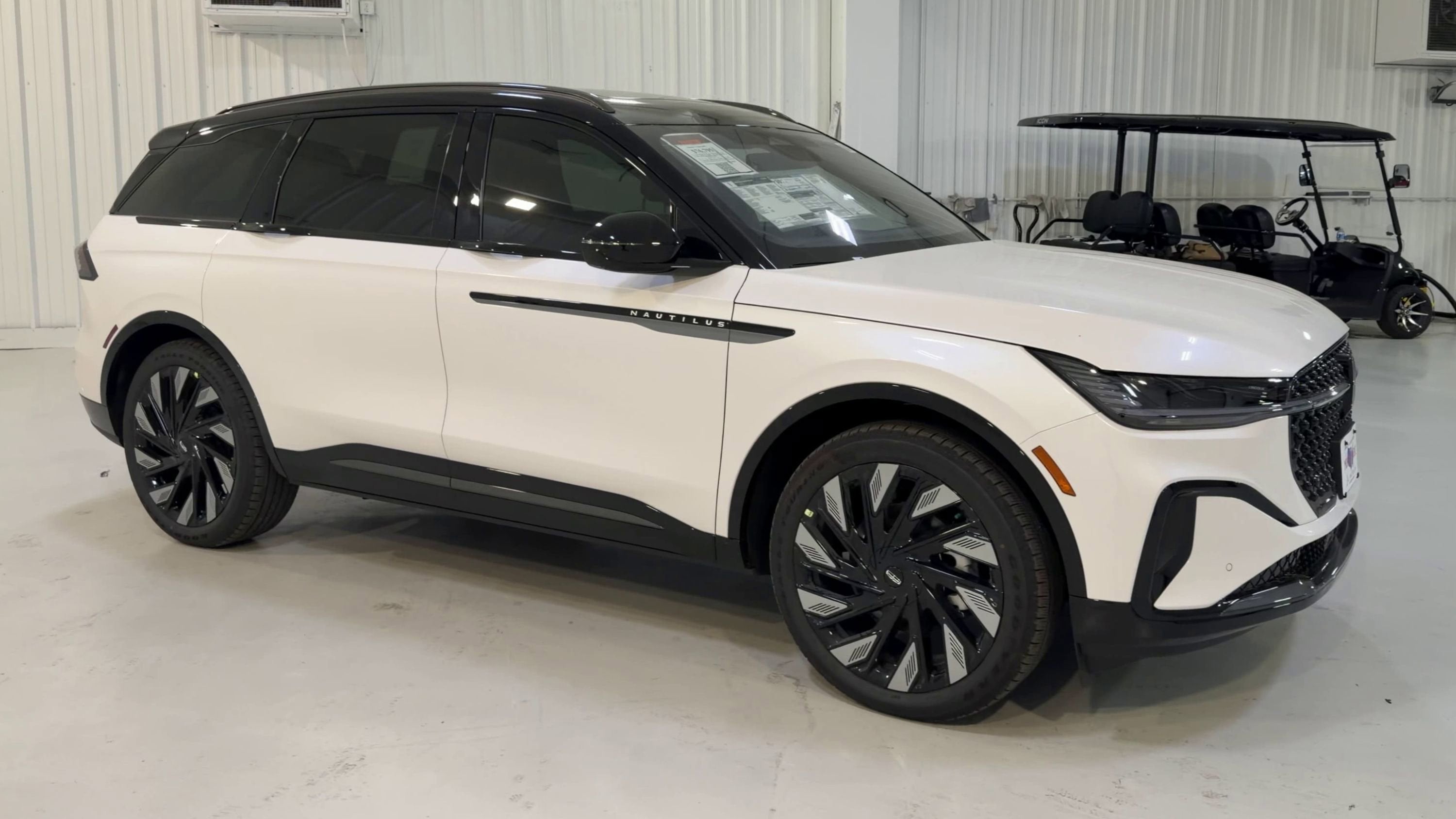 2026 Lincoln Nautilus Reserve Hybrid