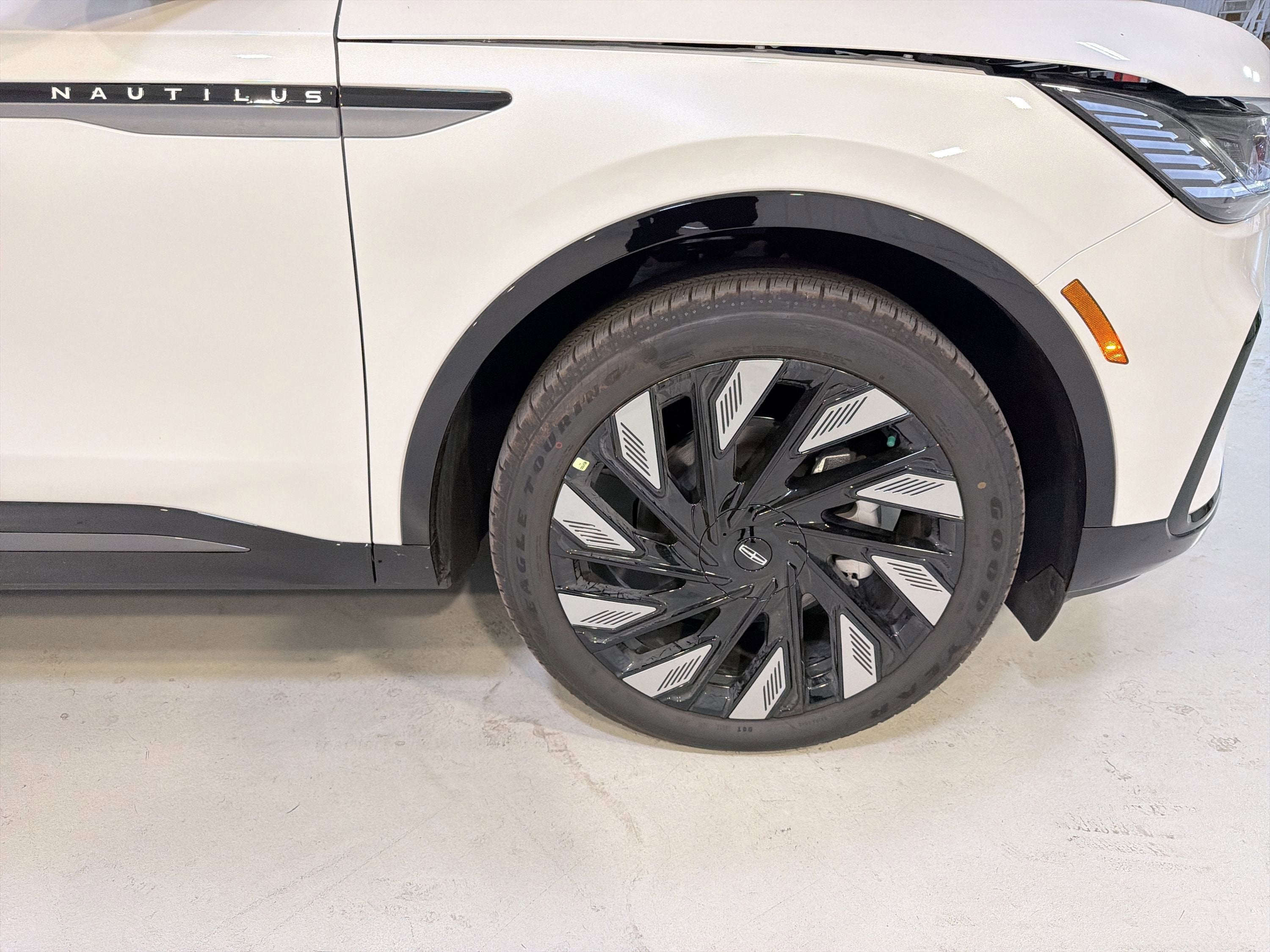 2026 Lincoln Nautilus Reserve Hybrid