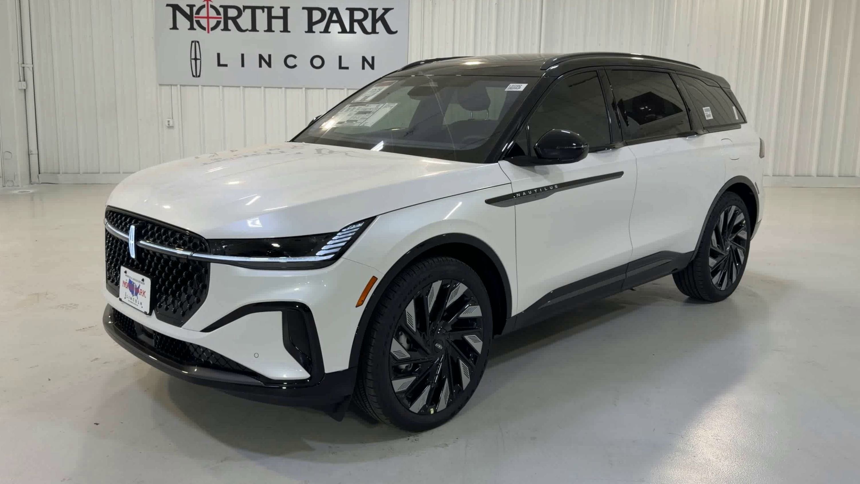 2026 Lincoln Nautilus Reserve Hybrid