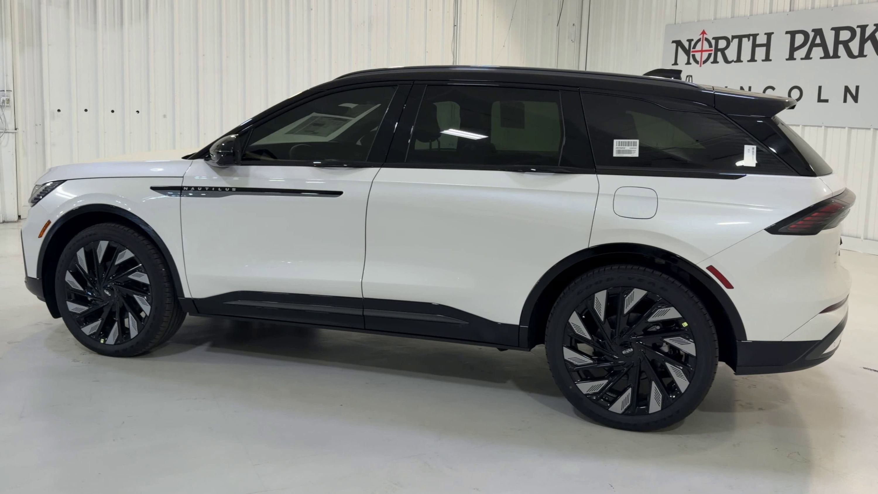 2026 Lincoln Nautilus Reserve Hybrid