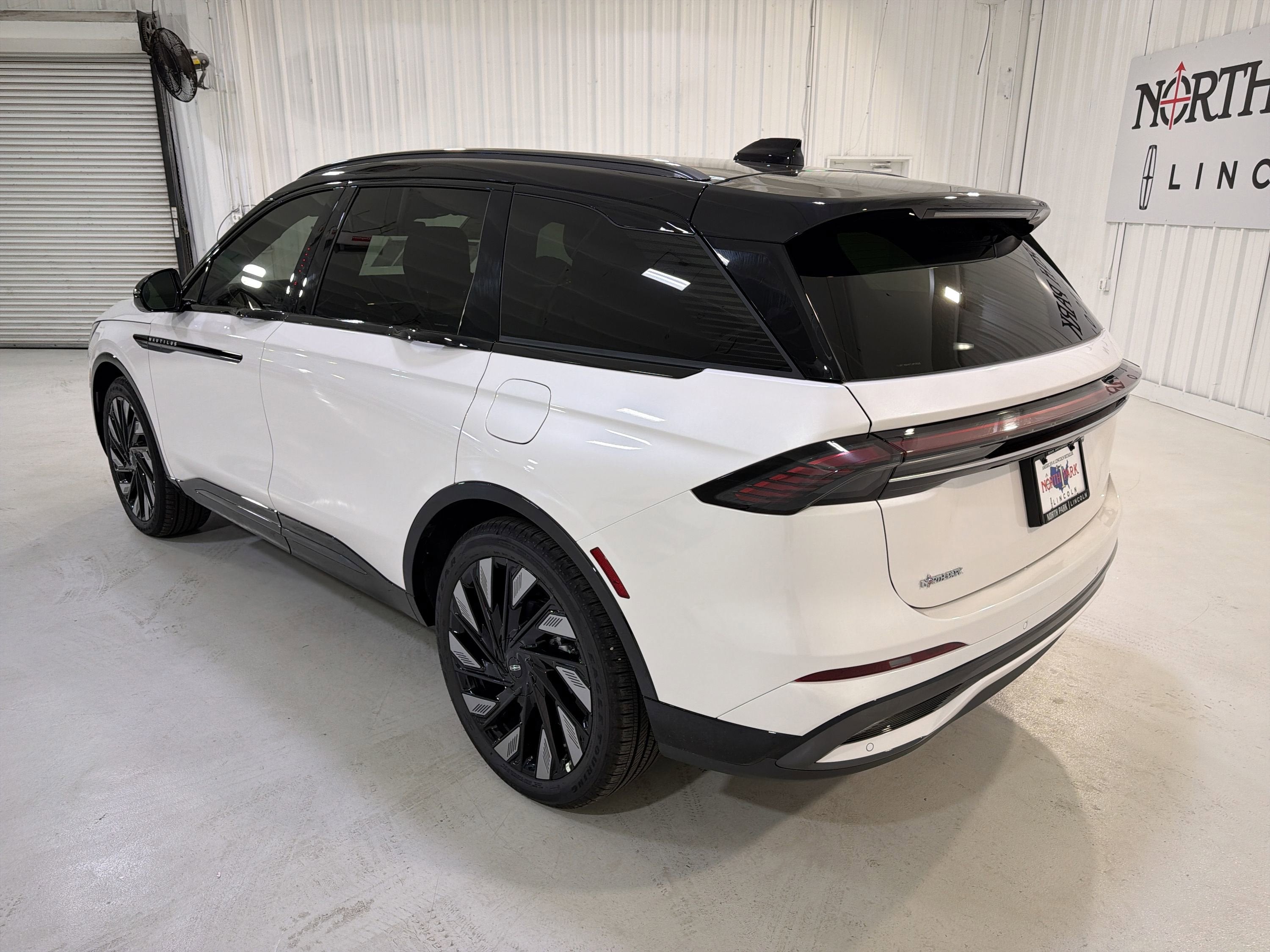 2026 Lincoln Nautilus Reserve Hybrid