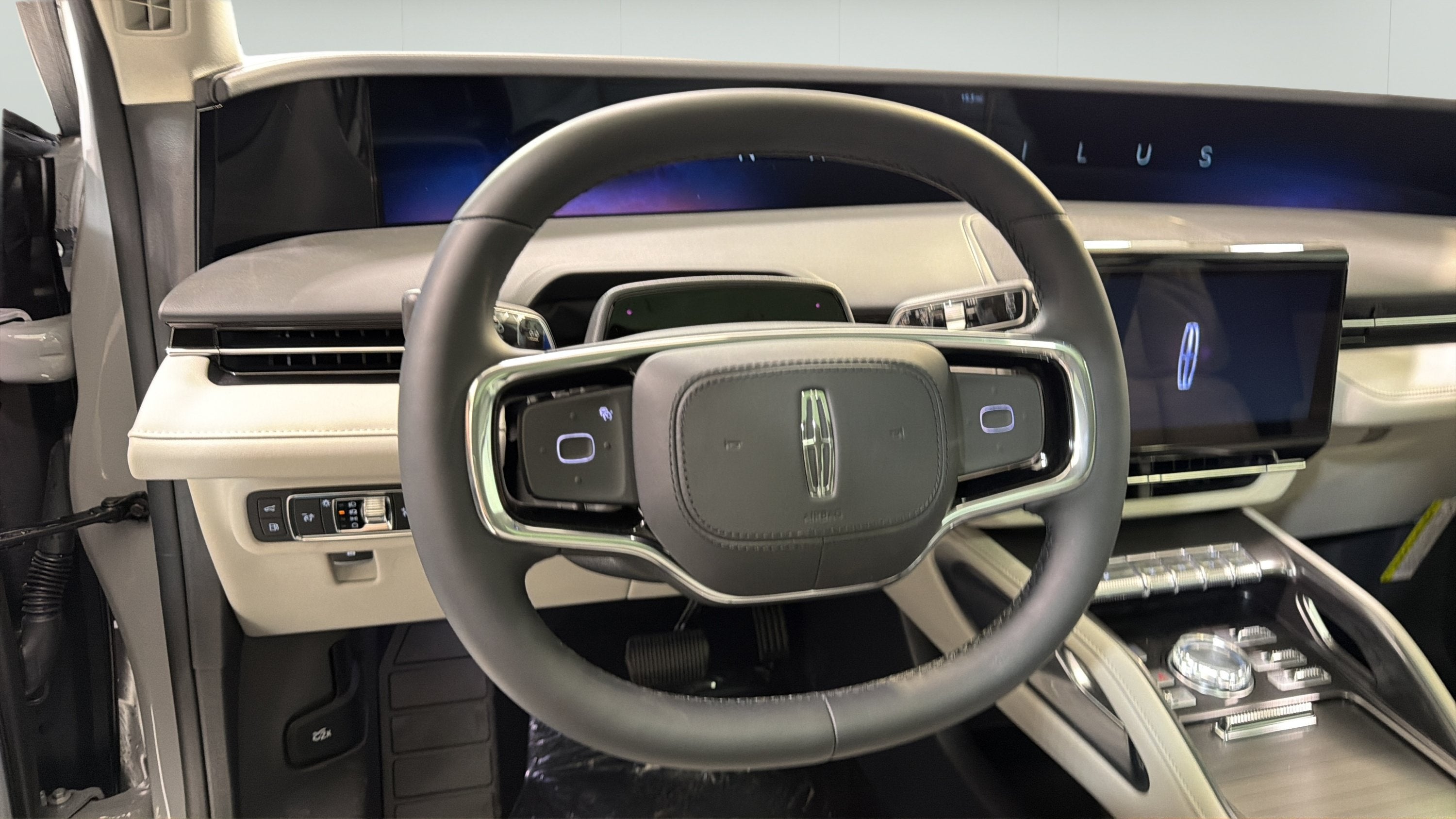 2026 Lincoln Nautilus Reserve Hybrid