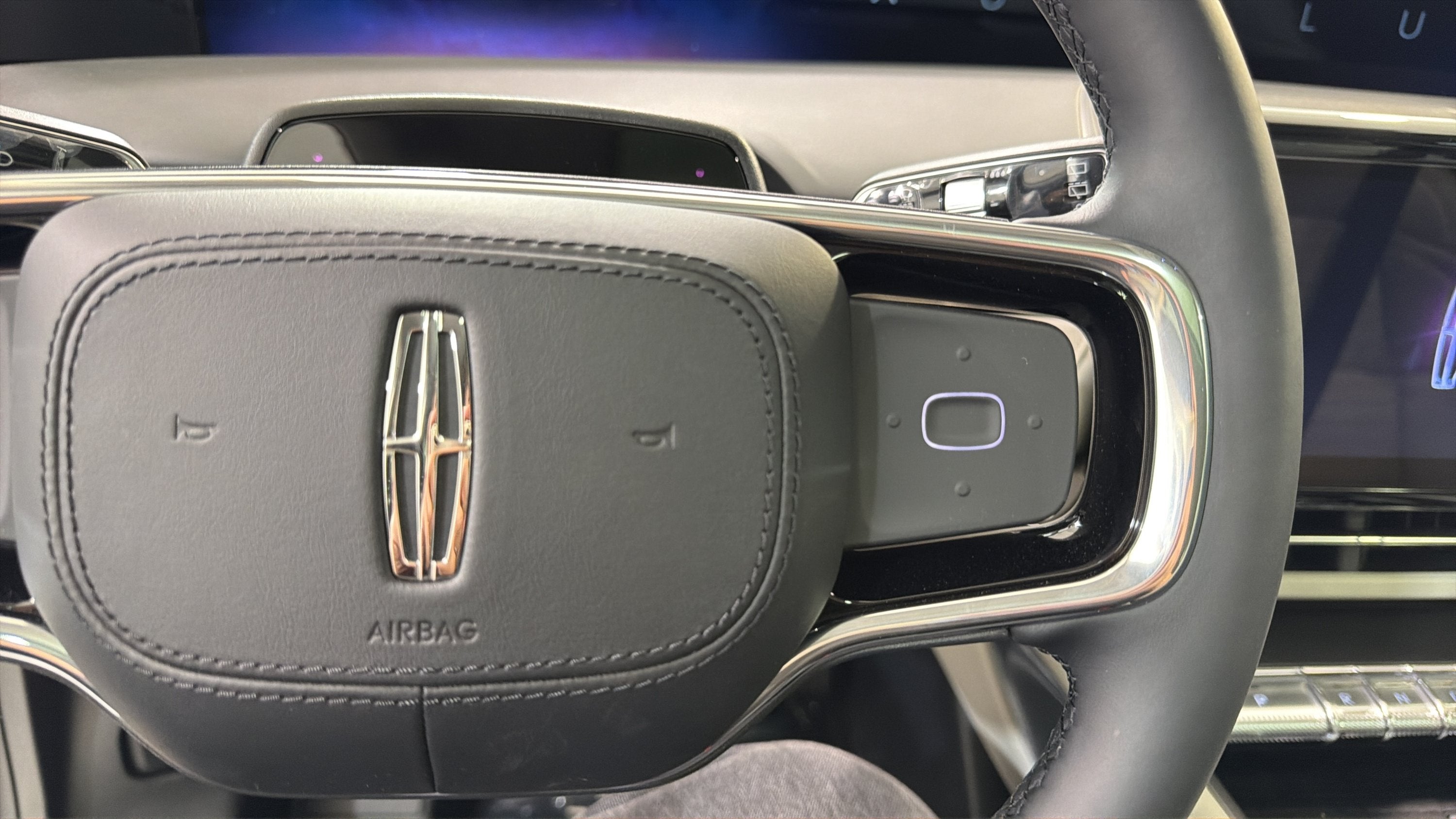 2026 Lincoln Nautilus Reserve Hybrid