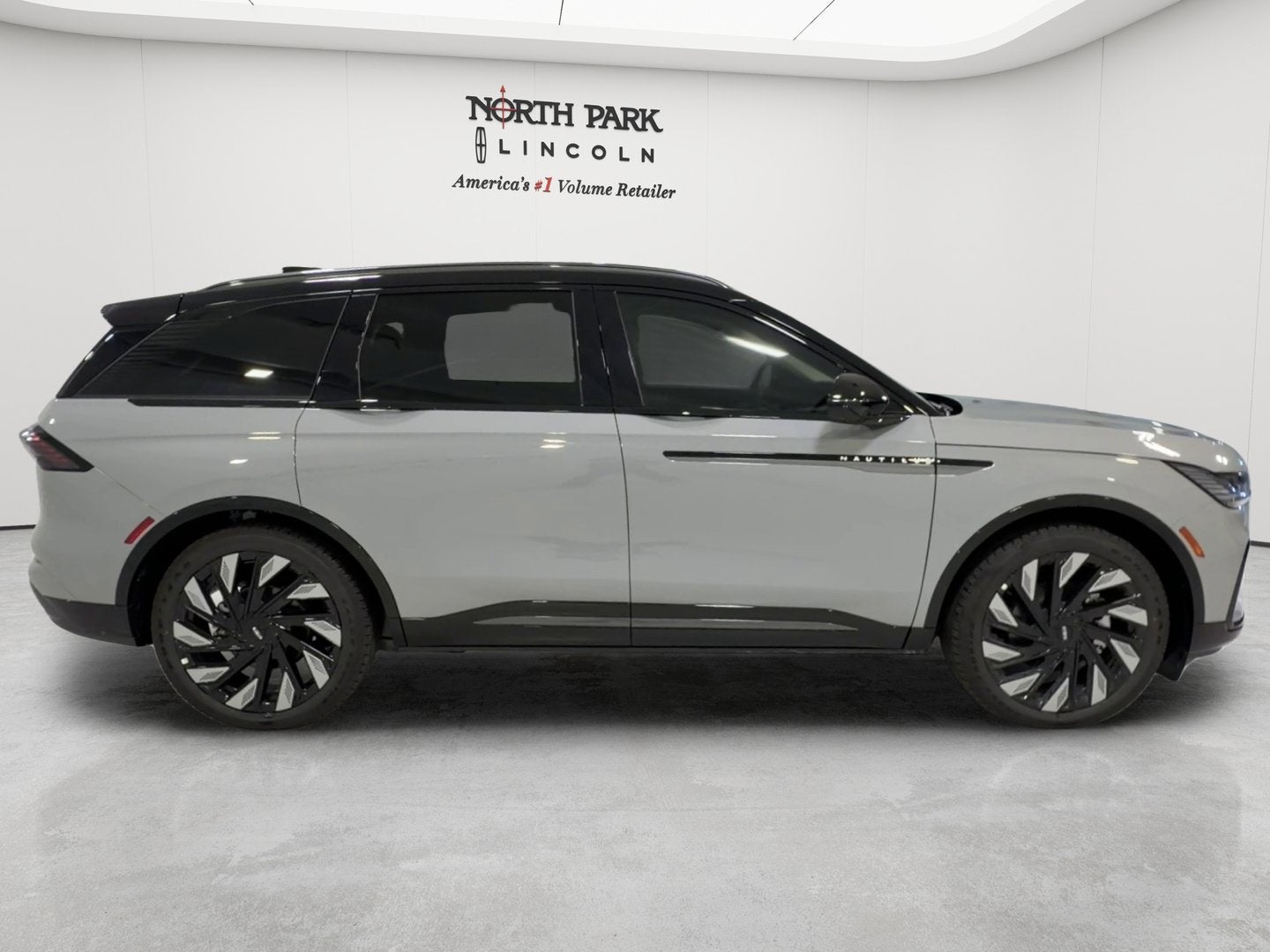 2026 Lincoln Nautilus Reserve Hybrid
