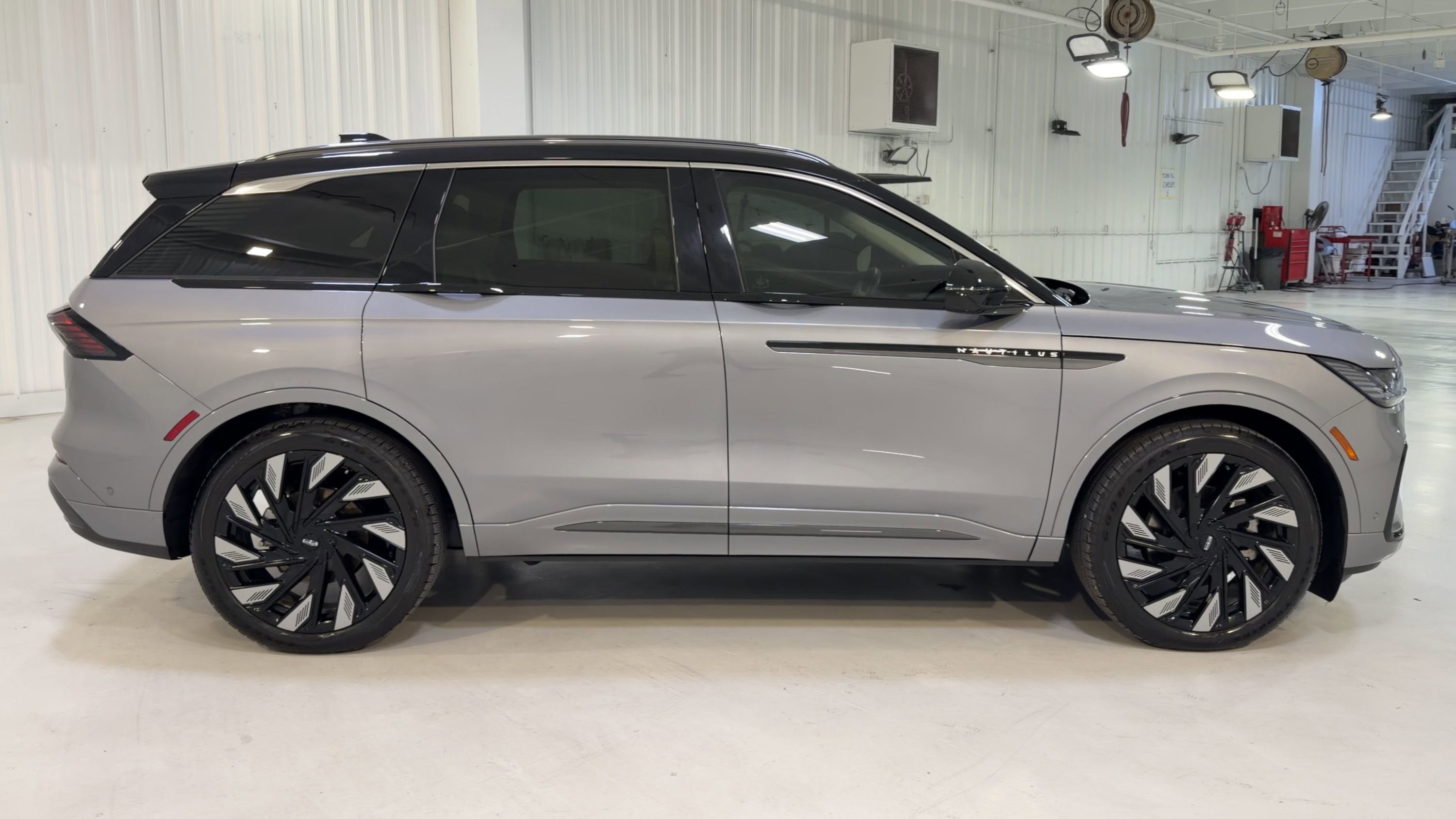 2024 Lincoln Nautilus Black Label