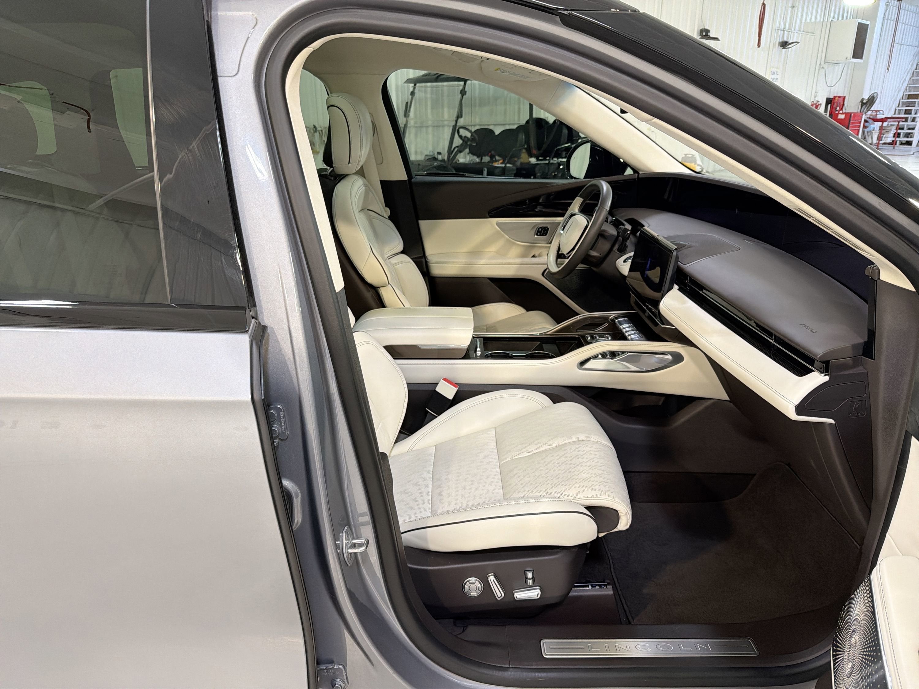 2024 Lincoln Nautilus Black Label