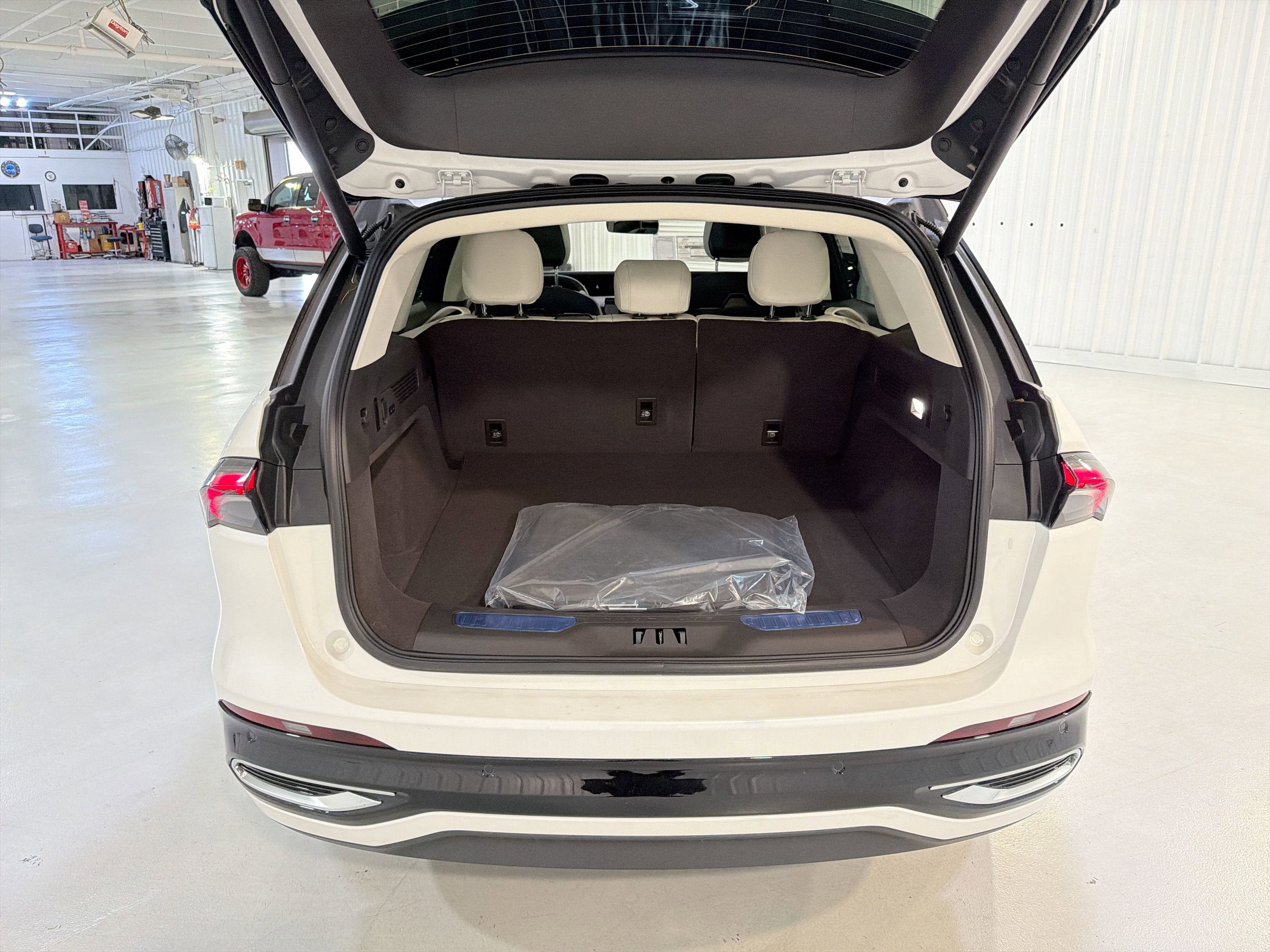 2026 Lincoln Nautilus Black Label Hybrid
