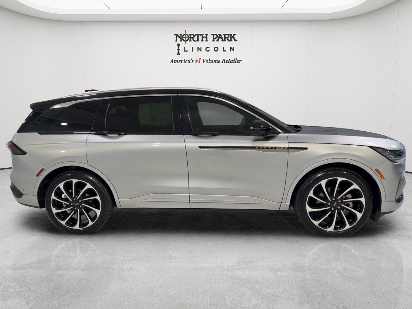 2024 Lincoln Nautilus Black Label