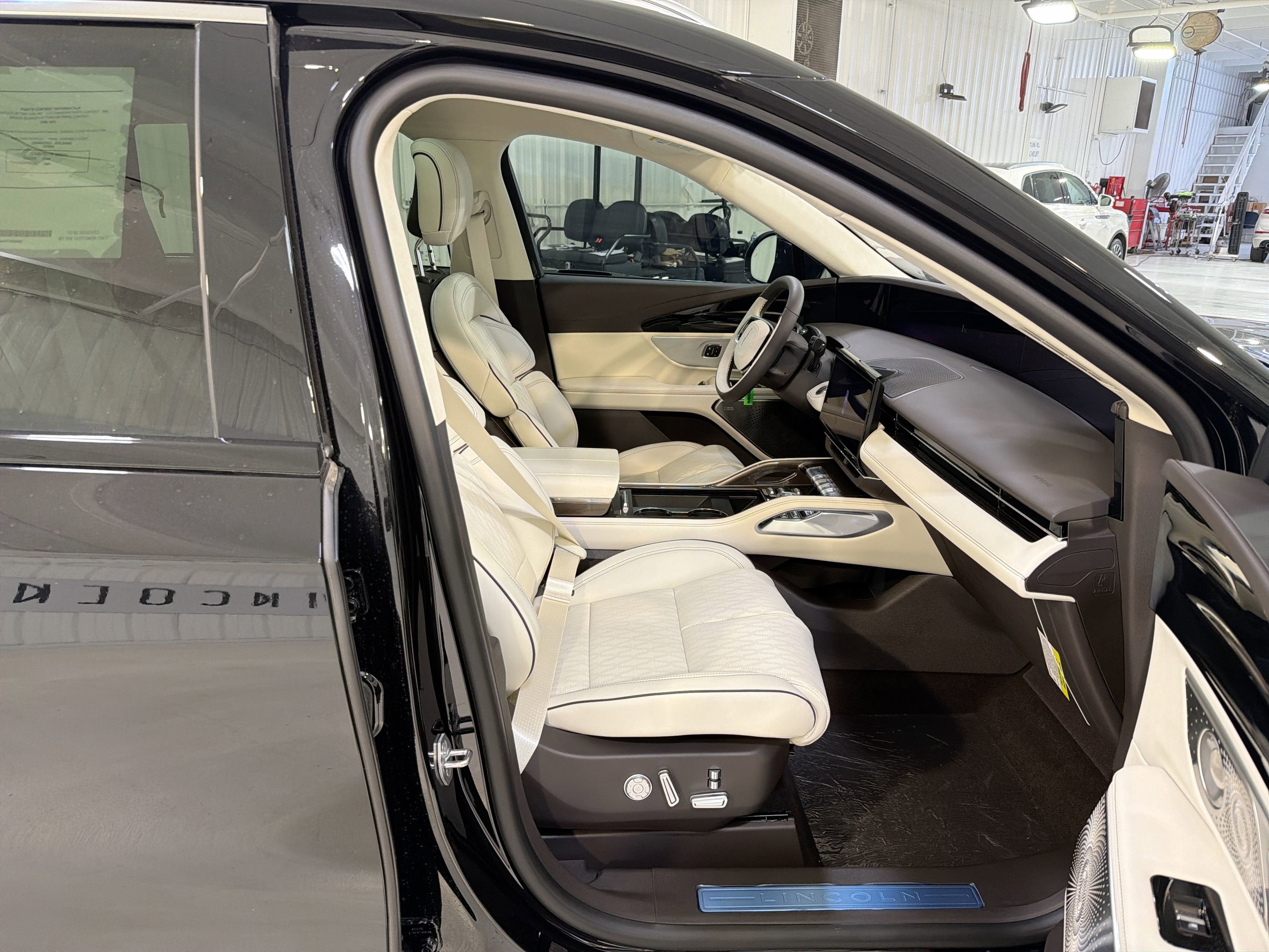 2026 Lincoln Nautilus Black Label Hybrid