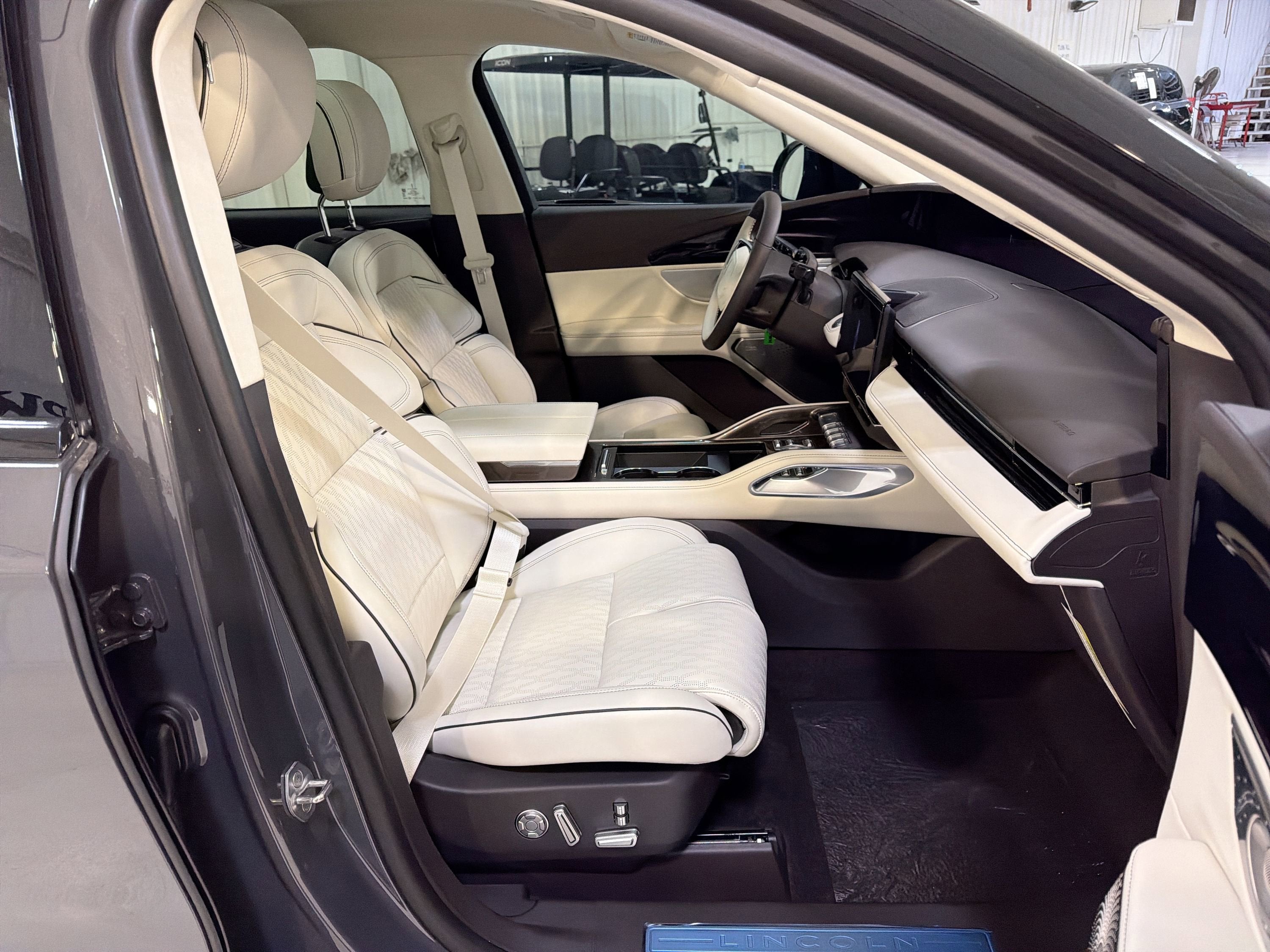 2026 Lincoln Nautilus Black Label Hybrid