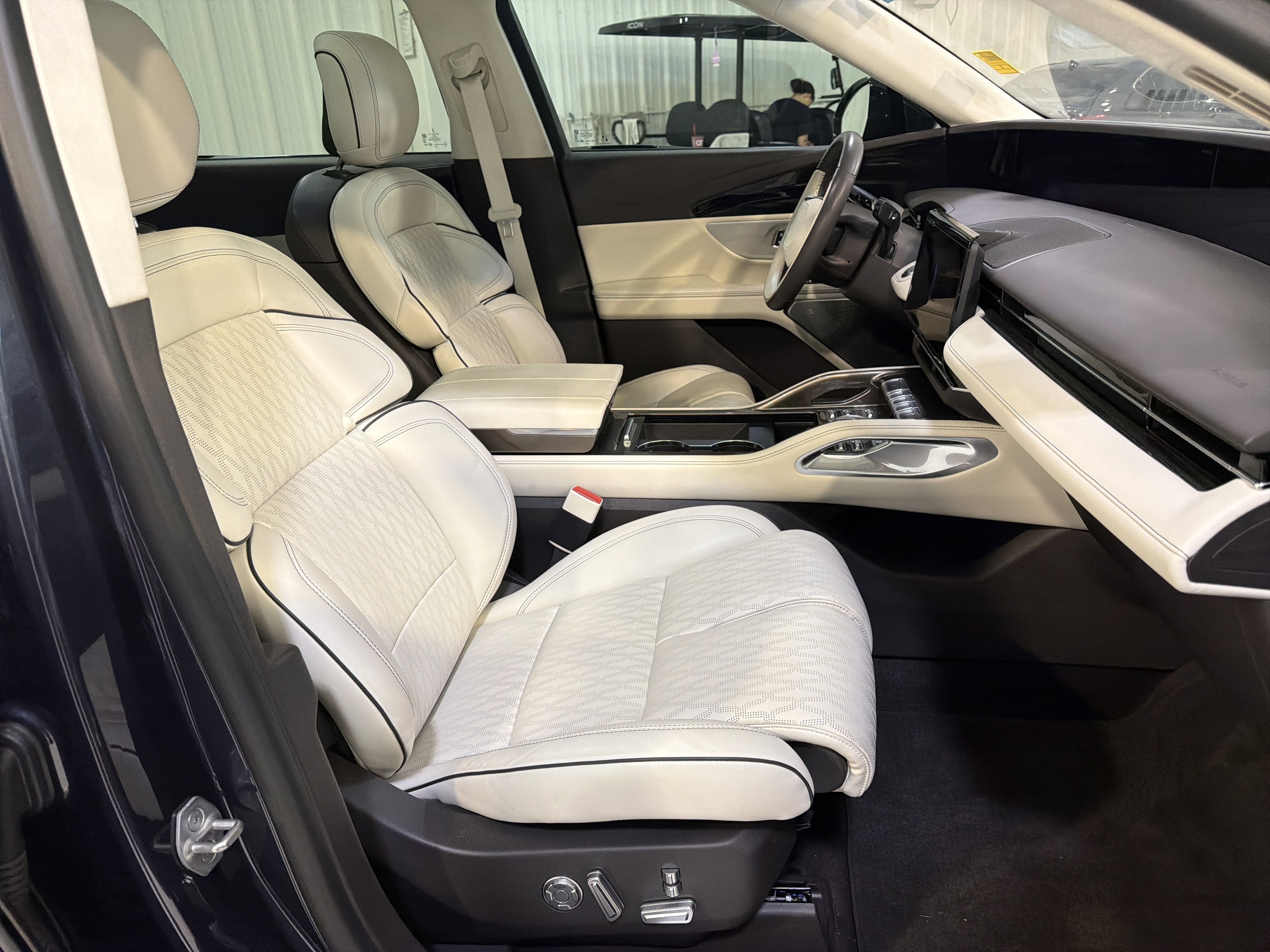 2024 Lincoln Nautilus Black Label