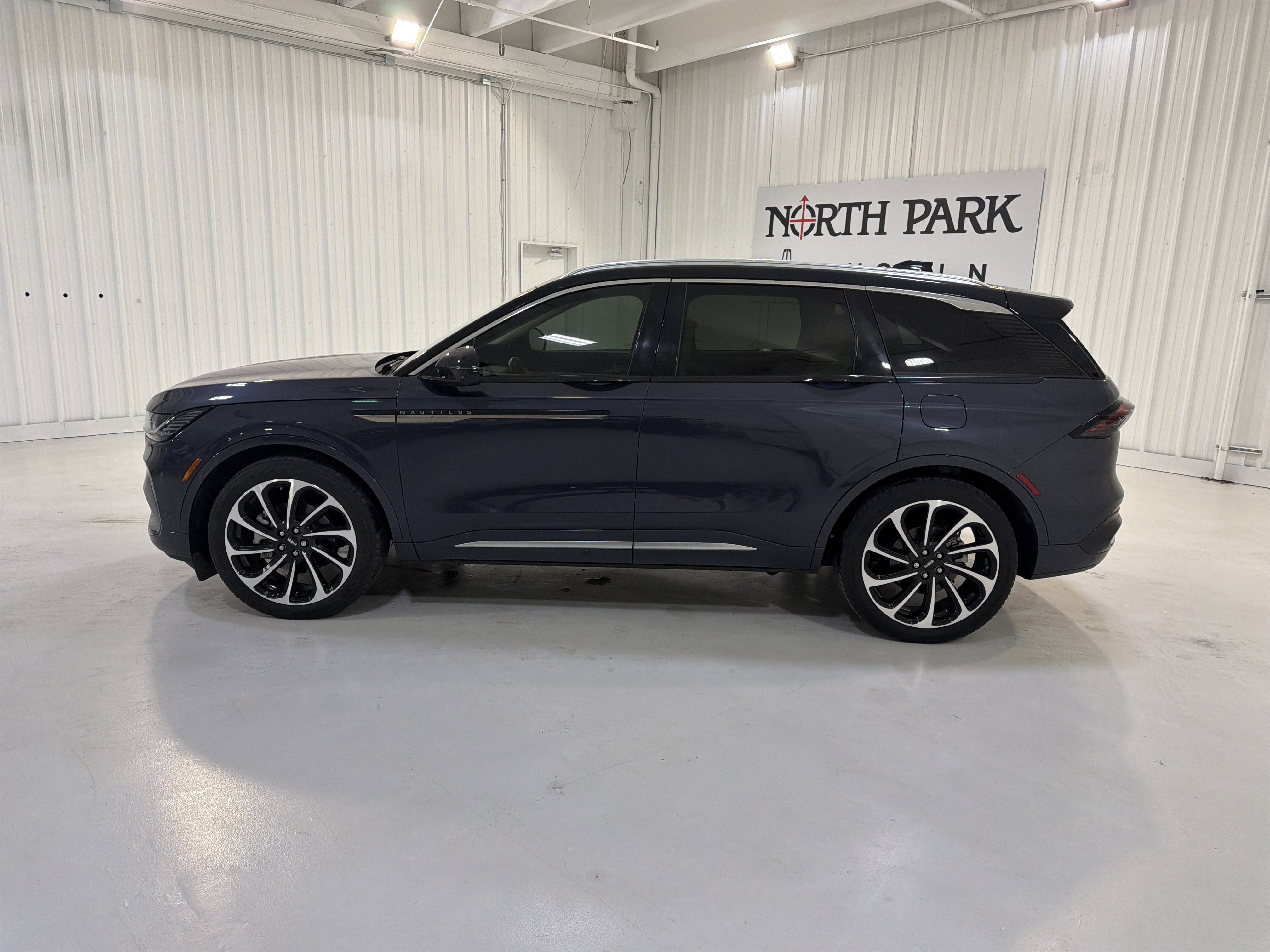 2024 Lincoln Nautilus Black Label
