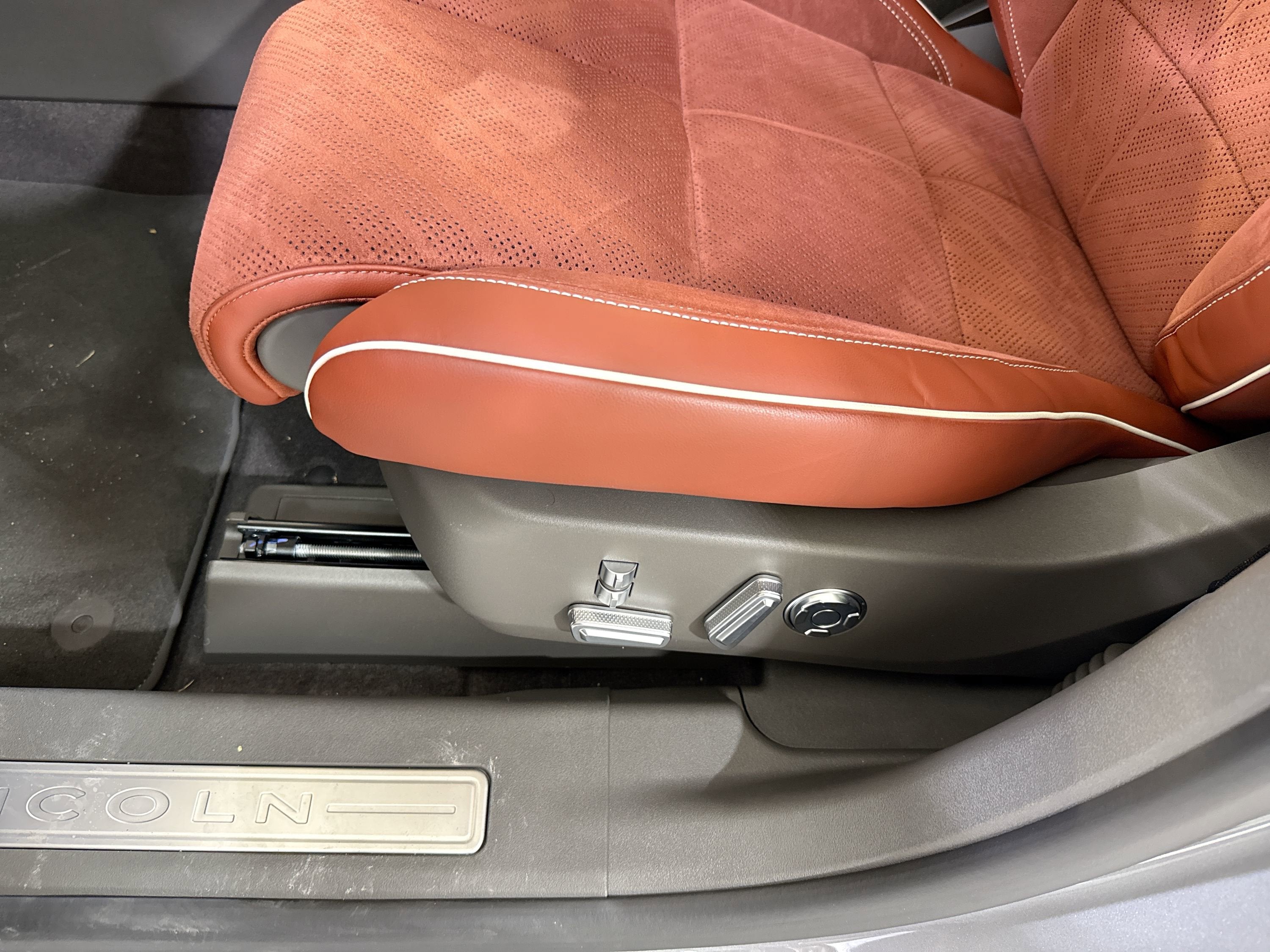 2025 Lincoln Nautilus Black Label Hybrid